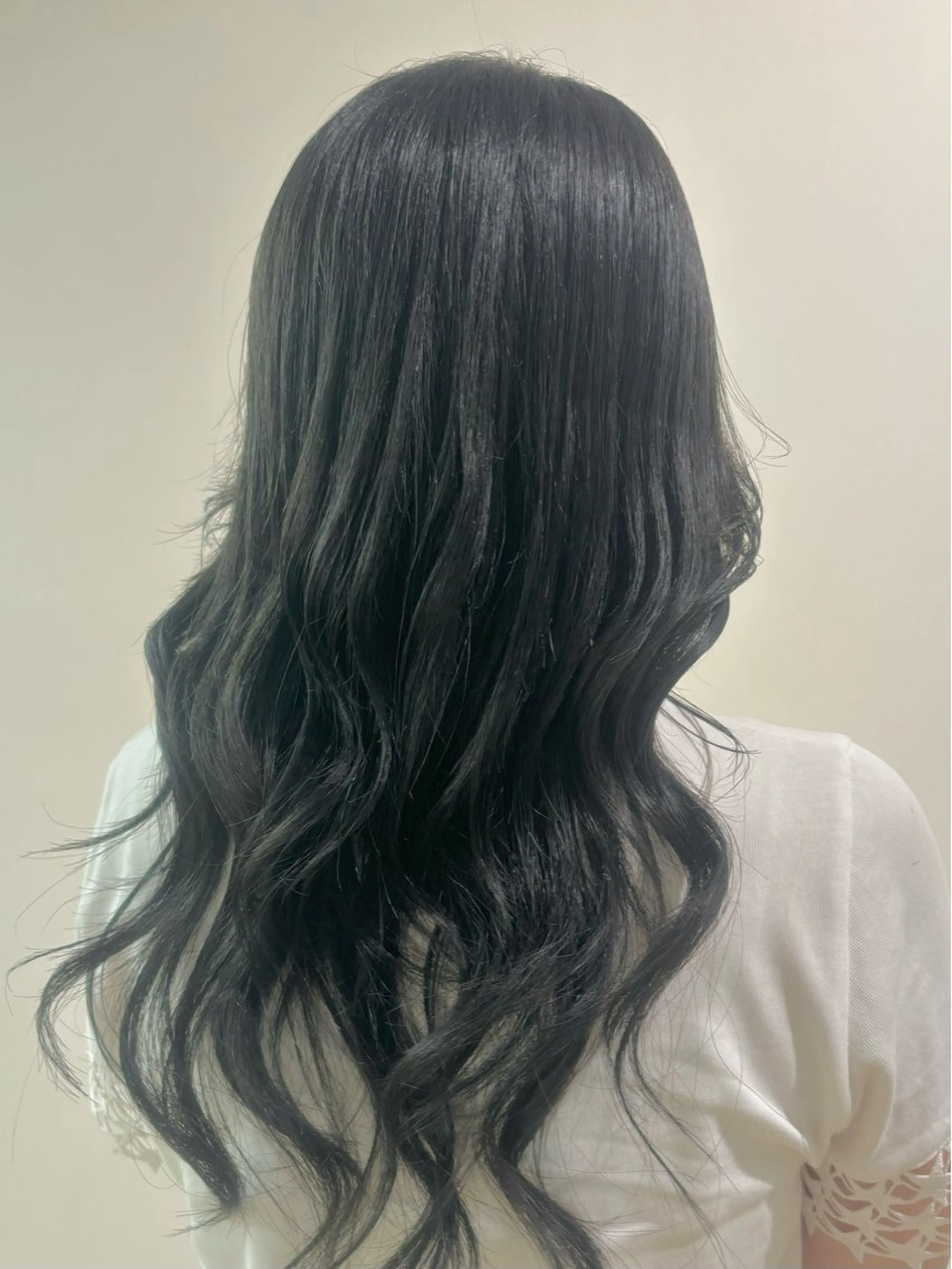 ロング カラー 古川 琴美のヘアスタイル