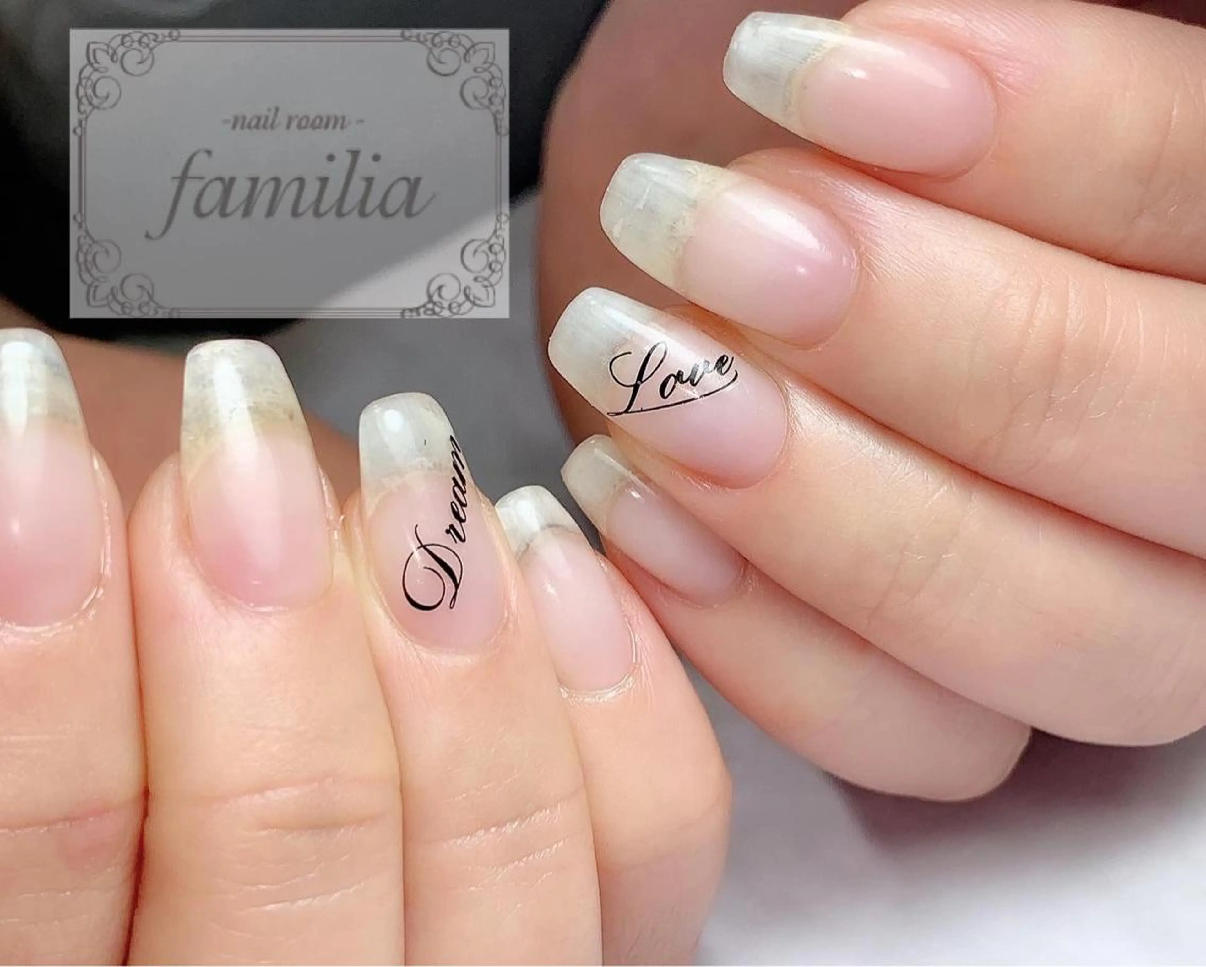 ネイル ハンドネイル -nailroom- familiaのネイルデザイン