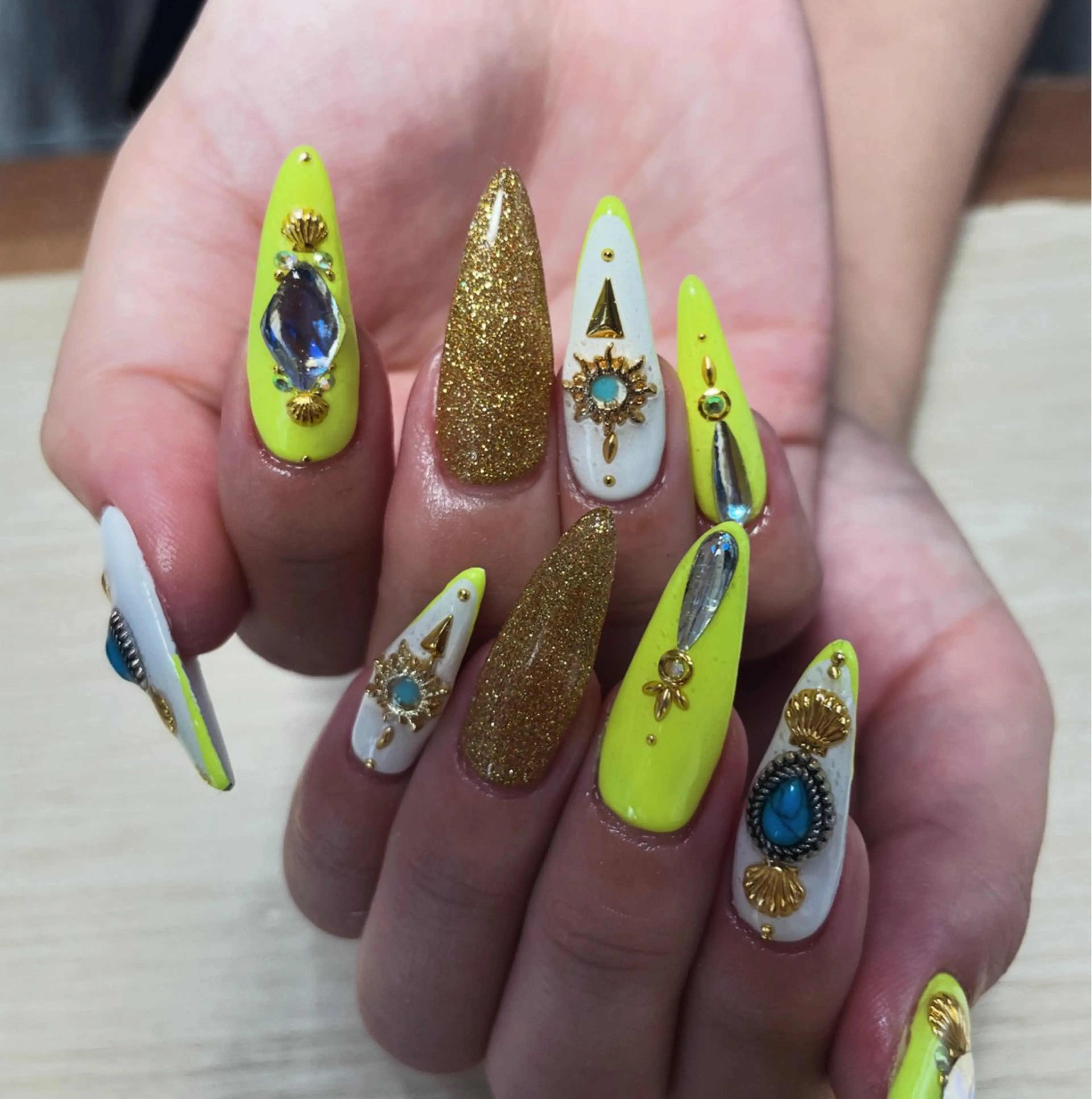 ネイル AZNAIL matsudaのネイルデザイン