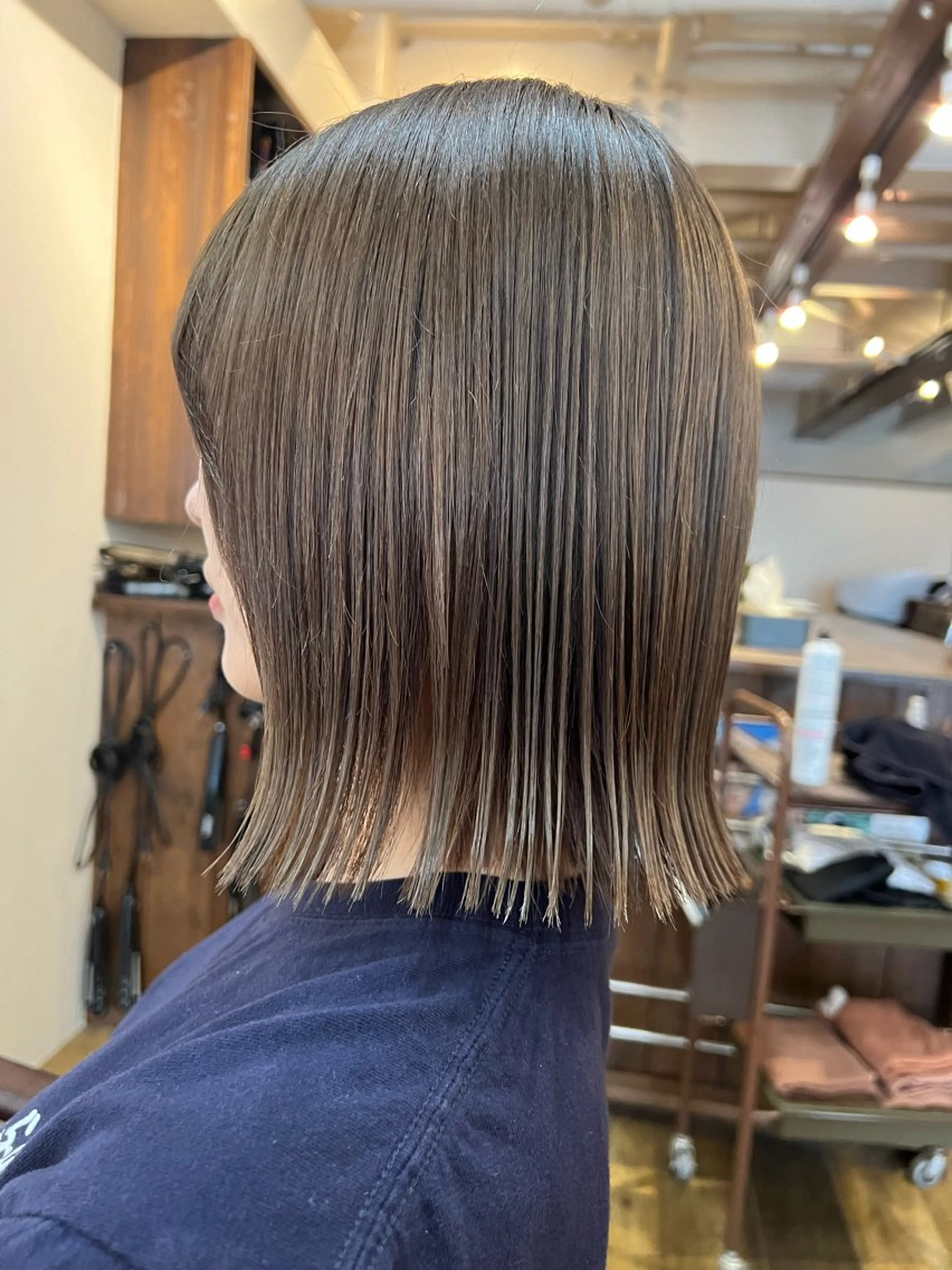 ミディアム カラー グレージュ 大西 碧海のヘアスタイル