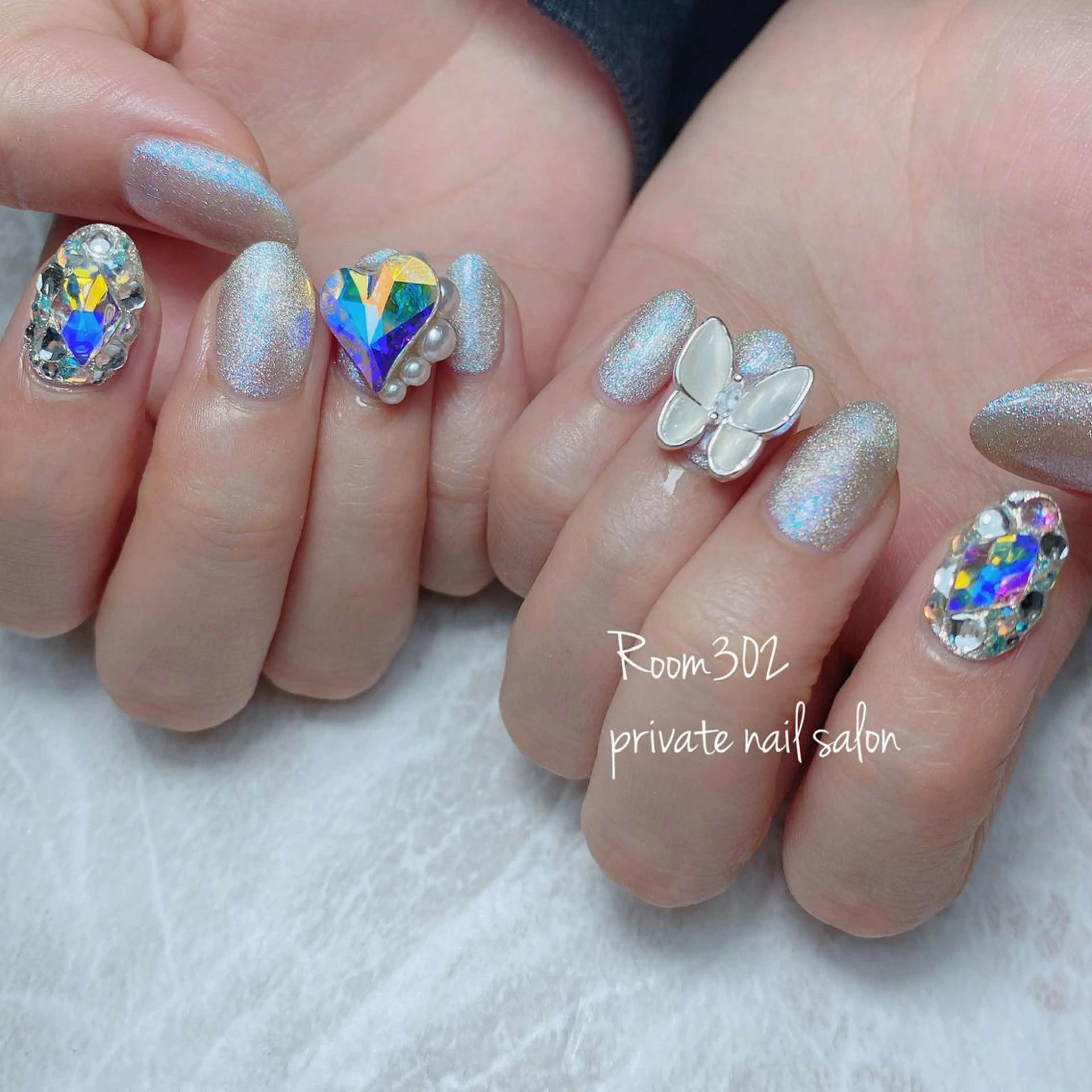 ネイル キラキラネイル マグネットネイル Room 302のネイルデザイン