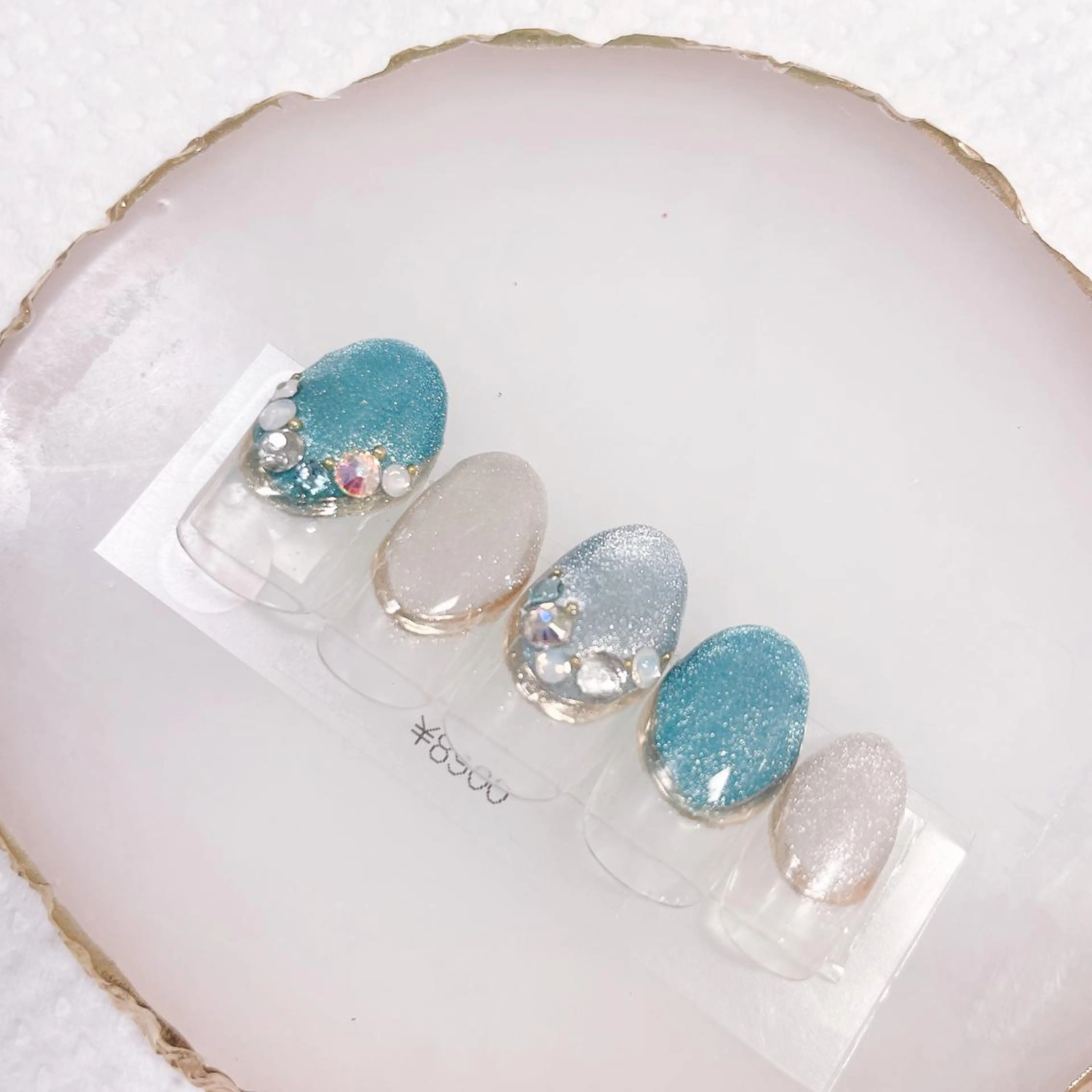 ネイル フレンチネイル キラキラネイル ハンドネイル CHIARA nailsのネイルデザイン