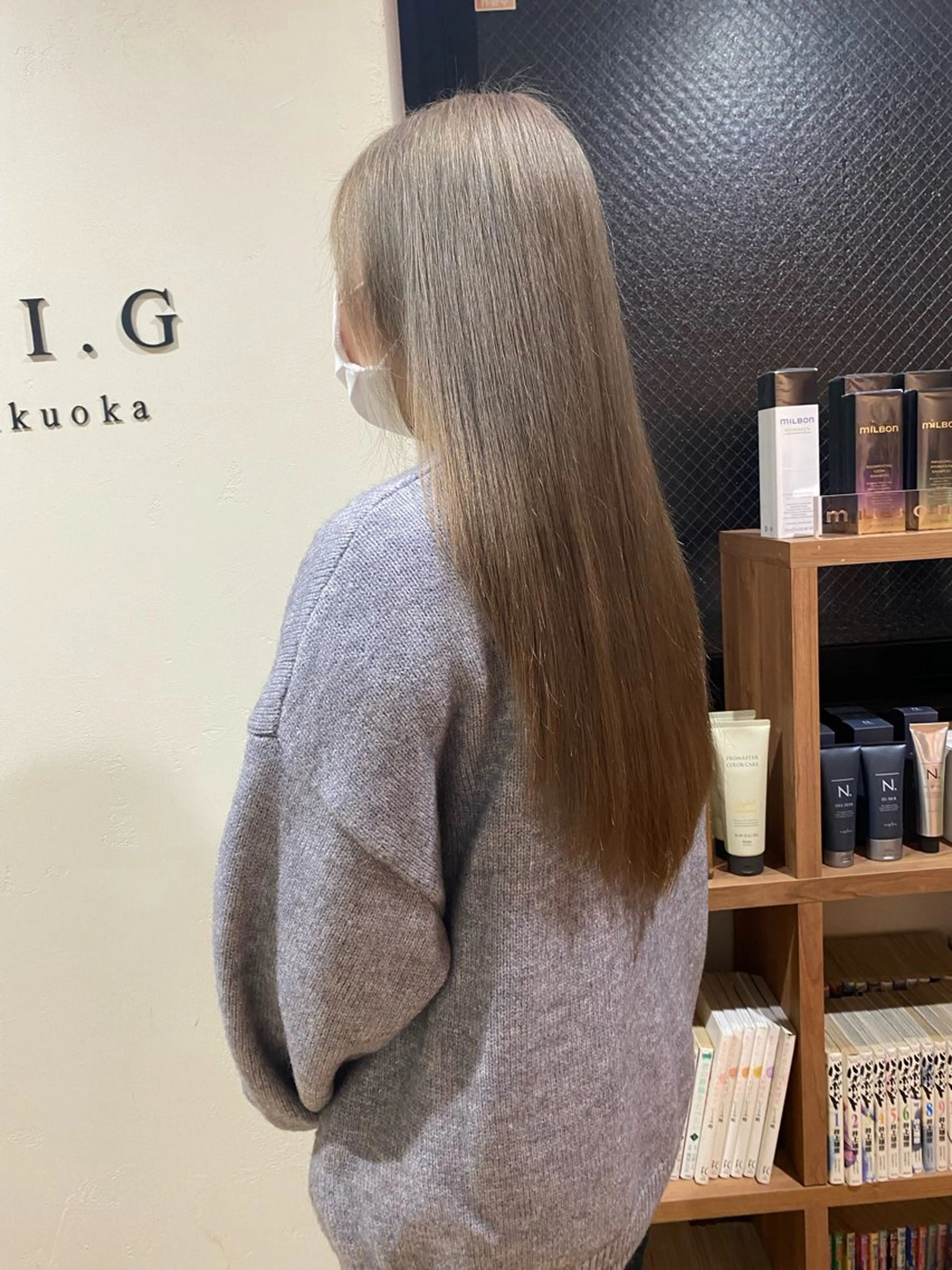 ロング カラー ベージュカラー ミルクティーベージュ ホワイトミルクティーベージュ ヘアカラー トリートメント 三戸 修平のヘアスタイル