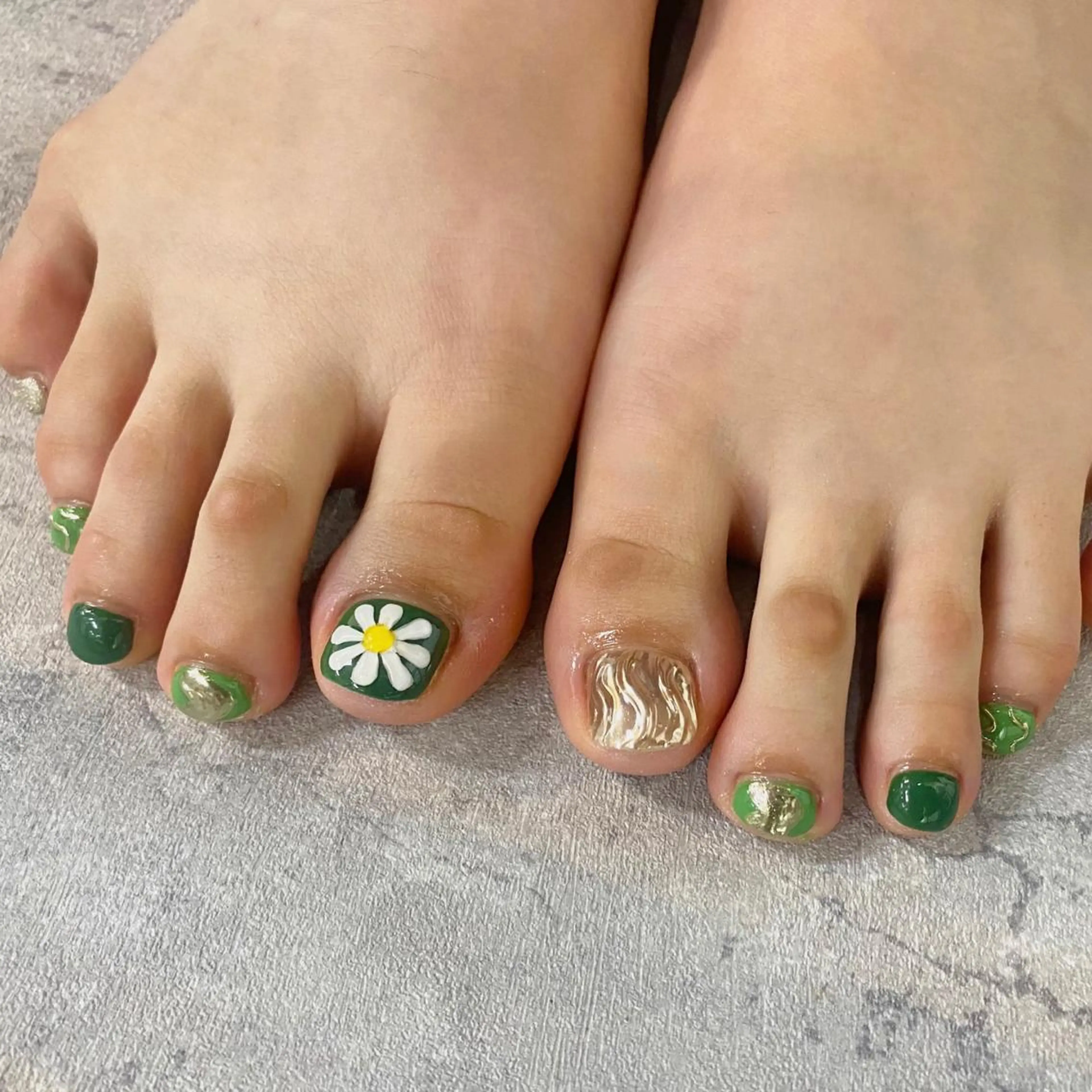 【フットオフなし】🐾お持込みデザインネイル🌻税込み7700円～の写真