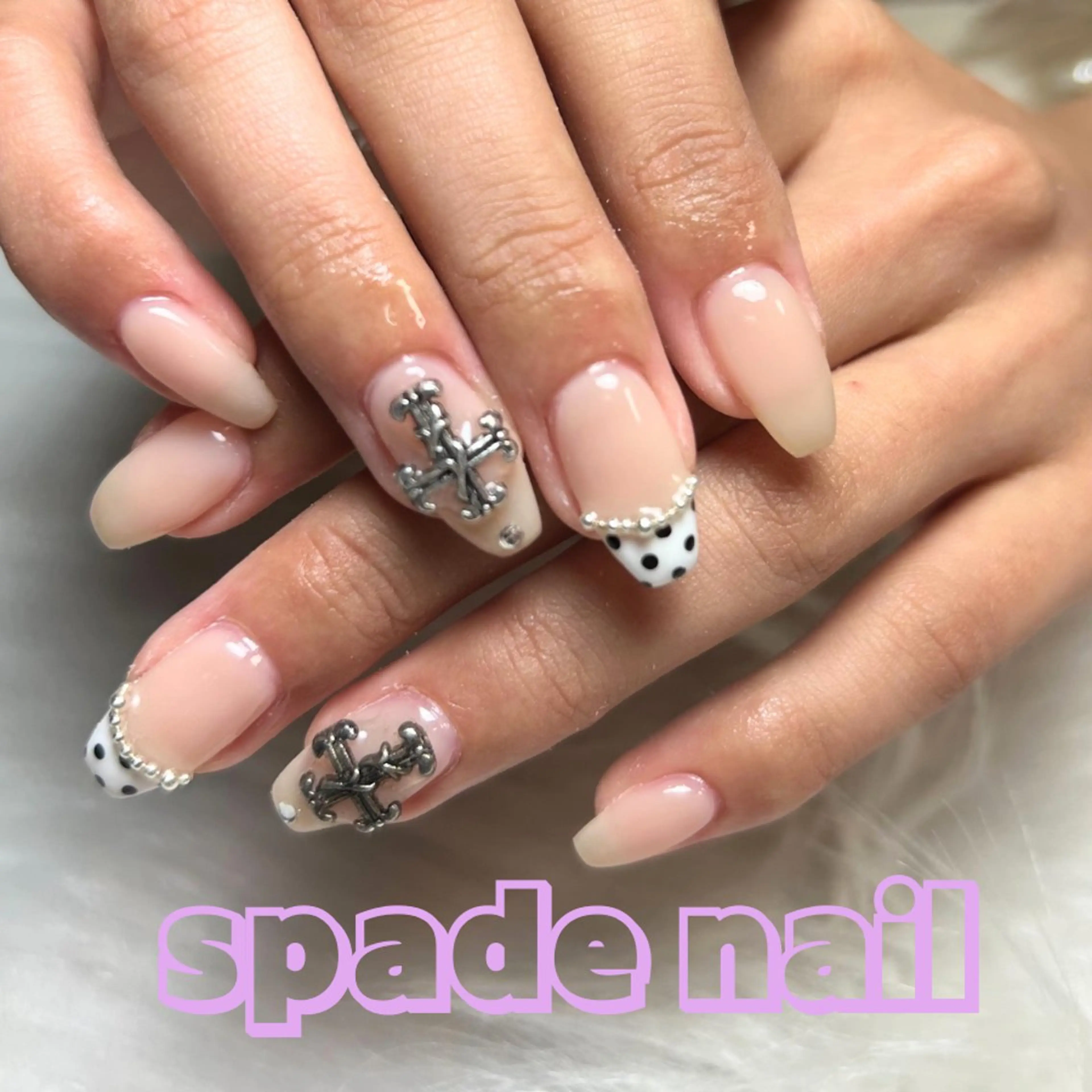 ネイル ドット フレンチネイル ジェルネイル マグネットネイル パラジェル ハンドネイル Spade nail(大名)のネイルデザイン
