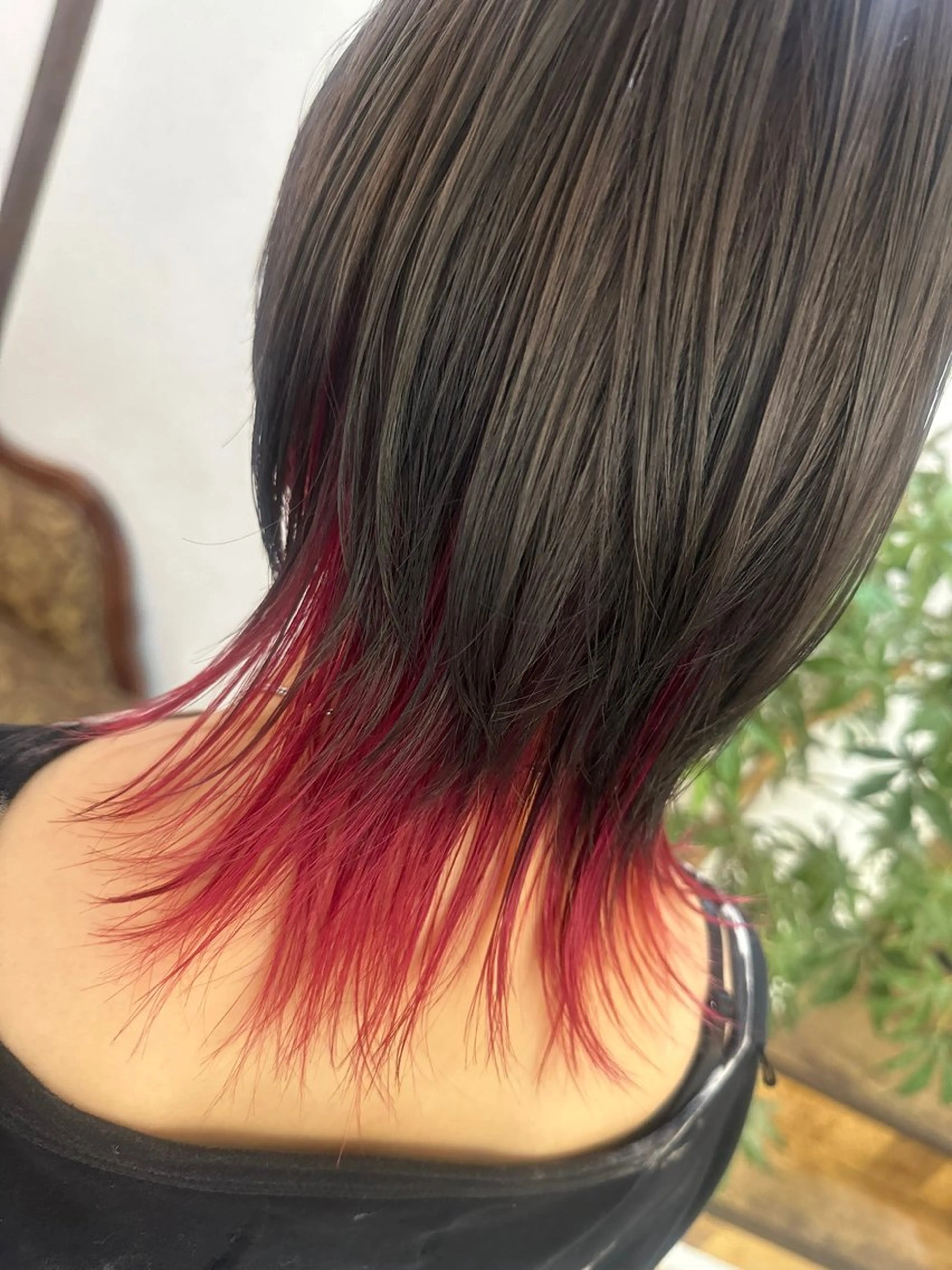 ミディアム カラー 大潮 梨奈のヘアスタイル