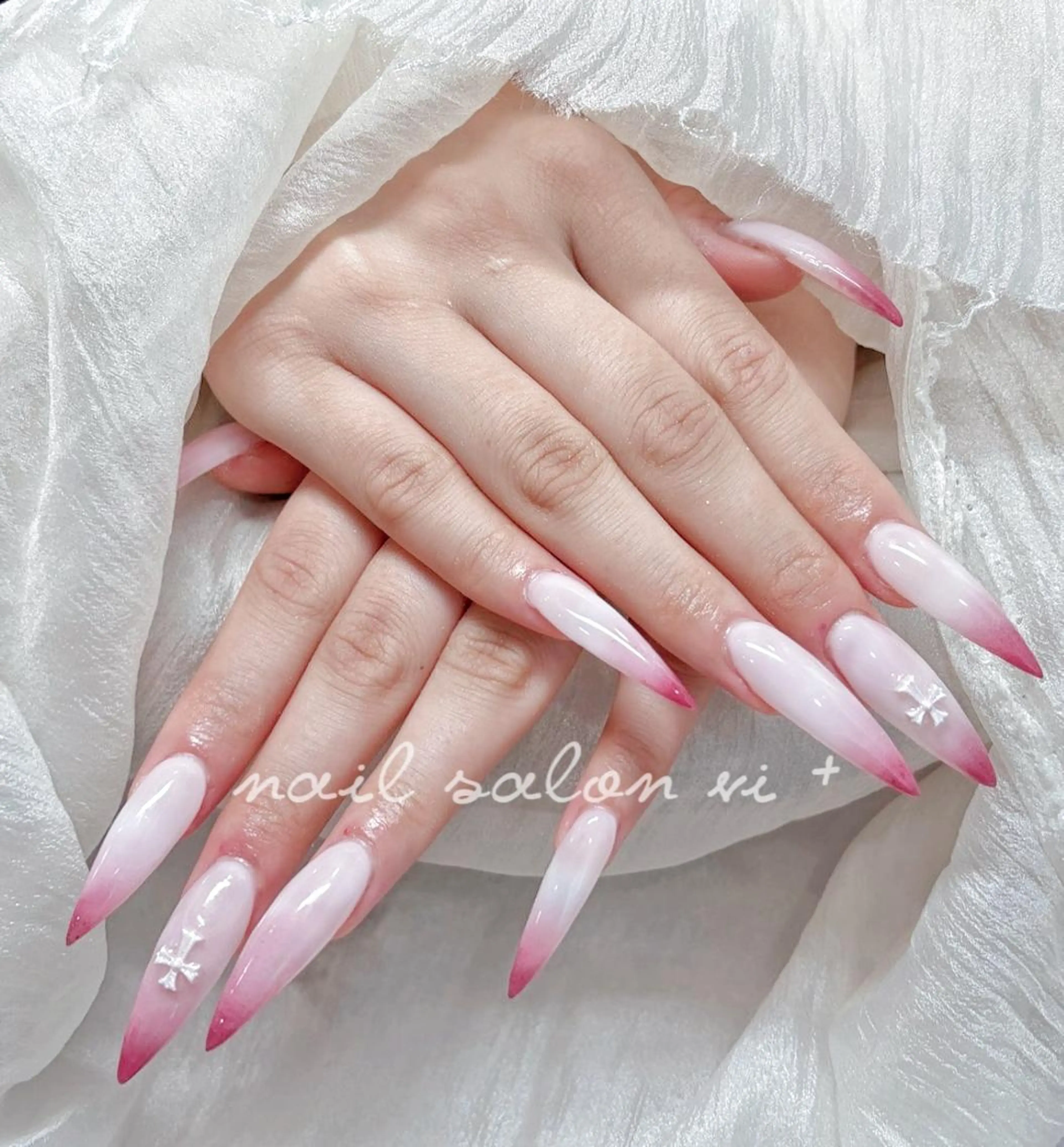 ネイル ハンドネイル ✨Nailsalon Vi+ビィプラスのネイルデザイン