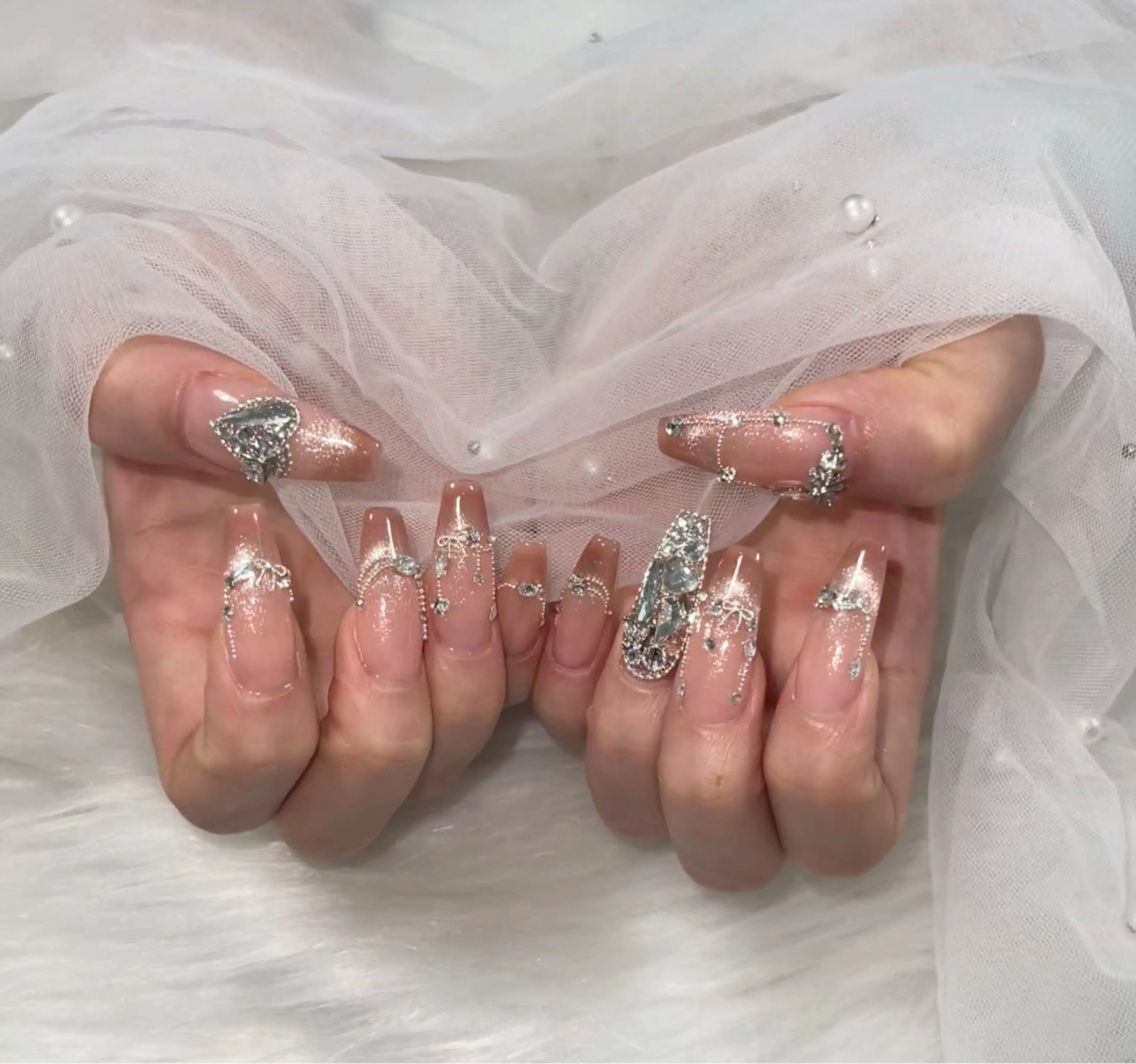 ネイル アートネイル フラッシュネイル ジェルネイル キラキラネイル ニュアンスネイル ハンドネイル Kitty Nailのネイルデザイン