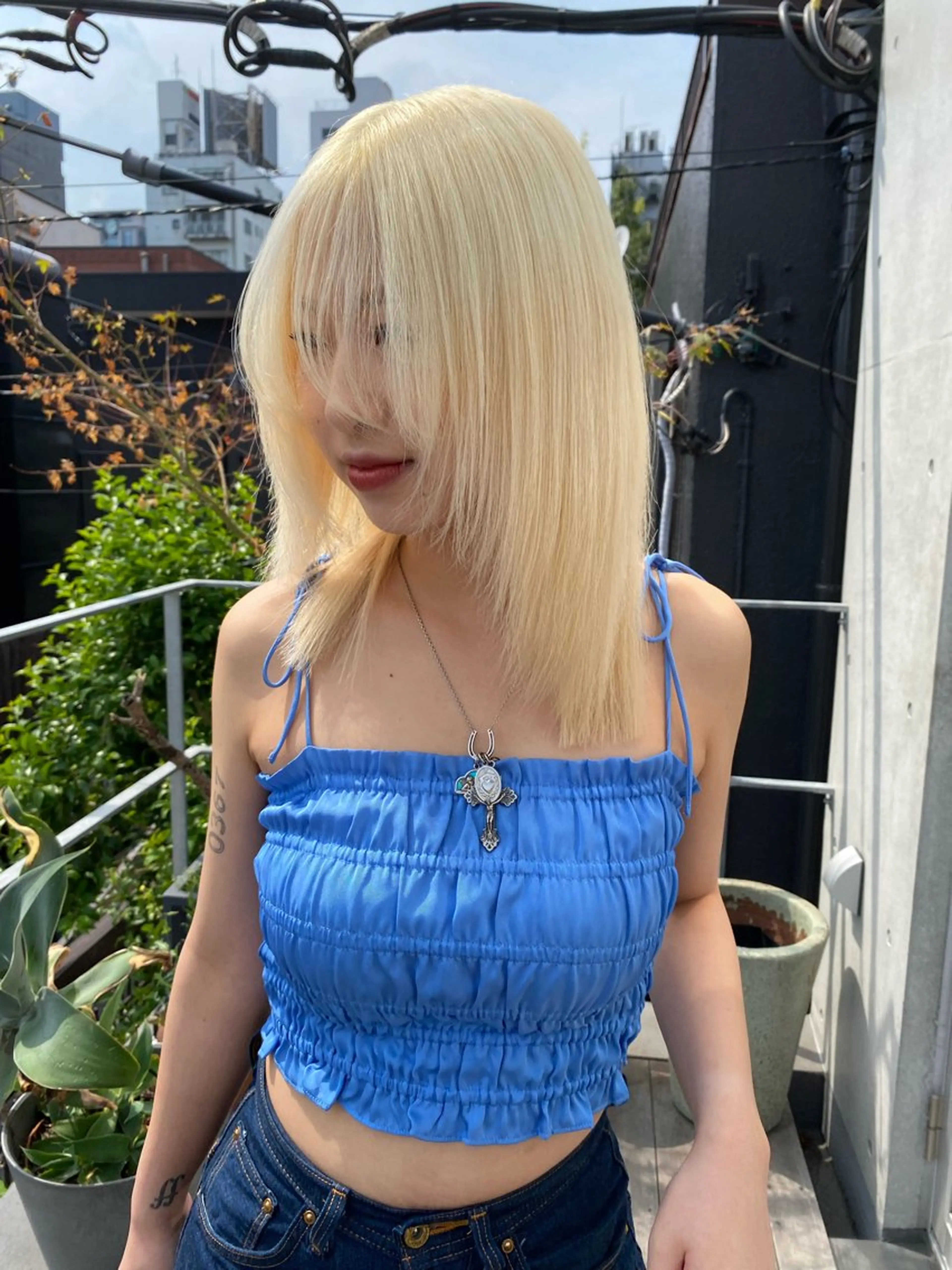 ミディアム カラー ヘアアレンジ ブリーチ 抜きっぱなしブロンド ブロンド ハイトーンカラー ヘアカラー トリートメント mina 🌷のヘアスタイル