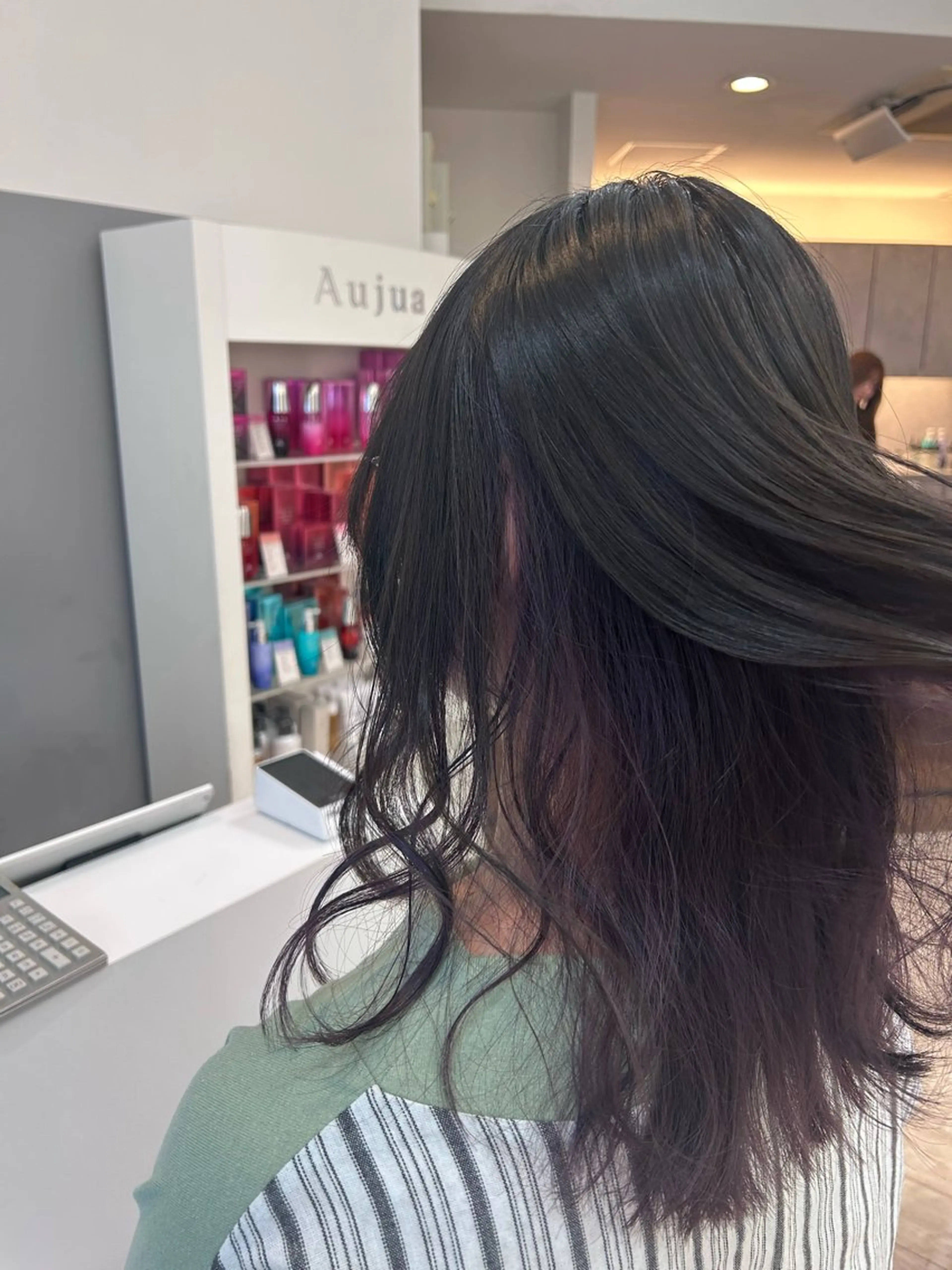 セミロング ヘアカラー トリートメント 蓮池 愛海のヘアスタイル