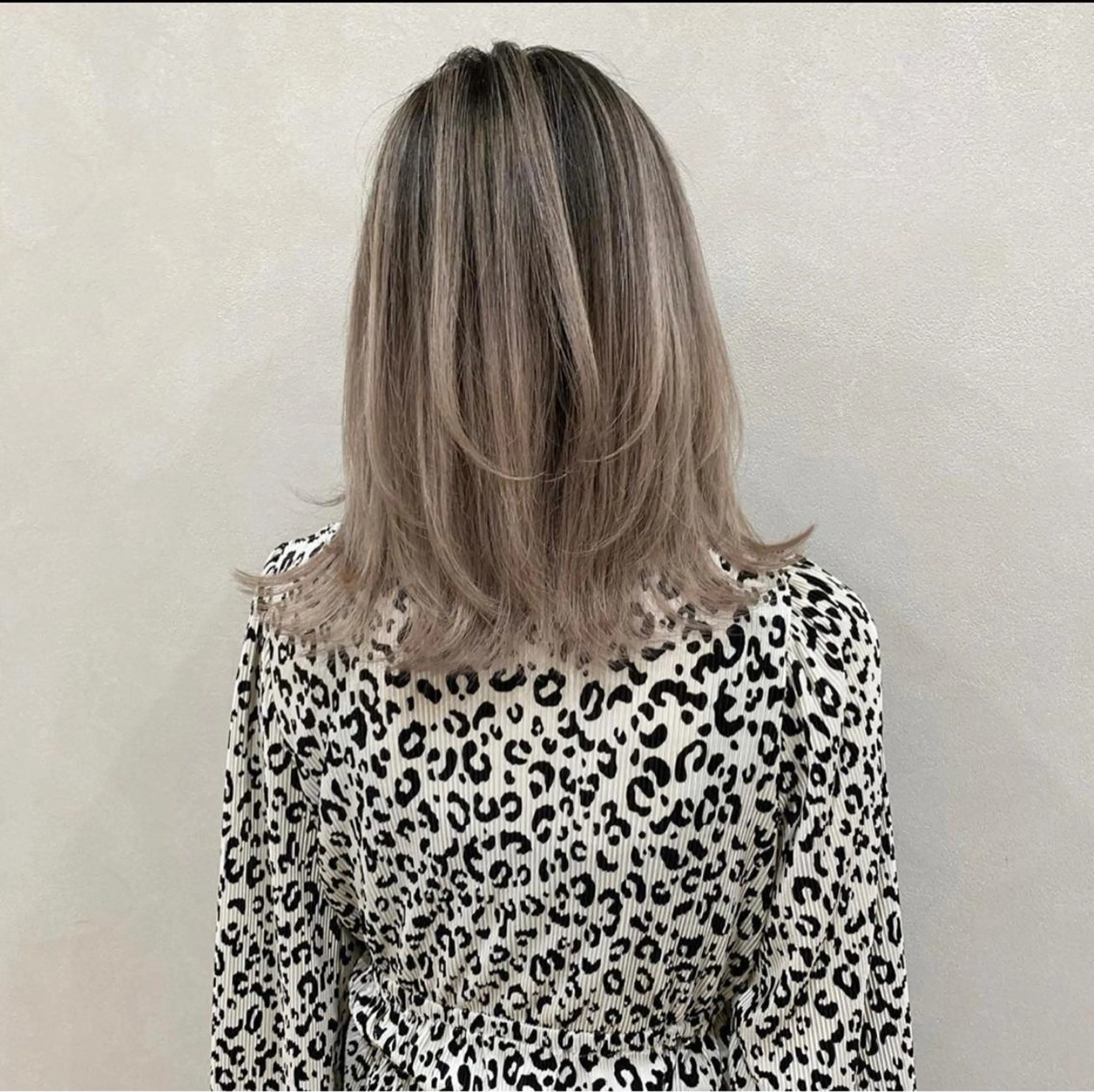 ミディアム naomi (夜間営業受付中★)のヘアスタイル