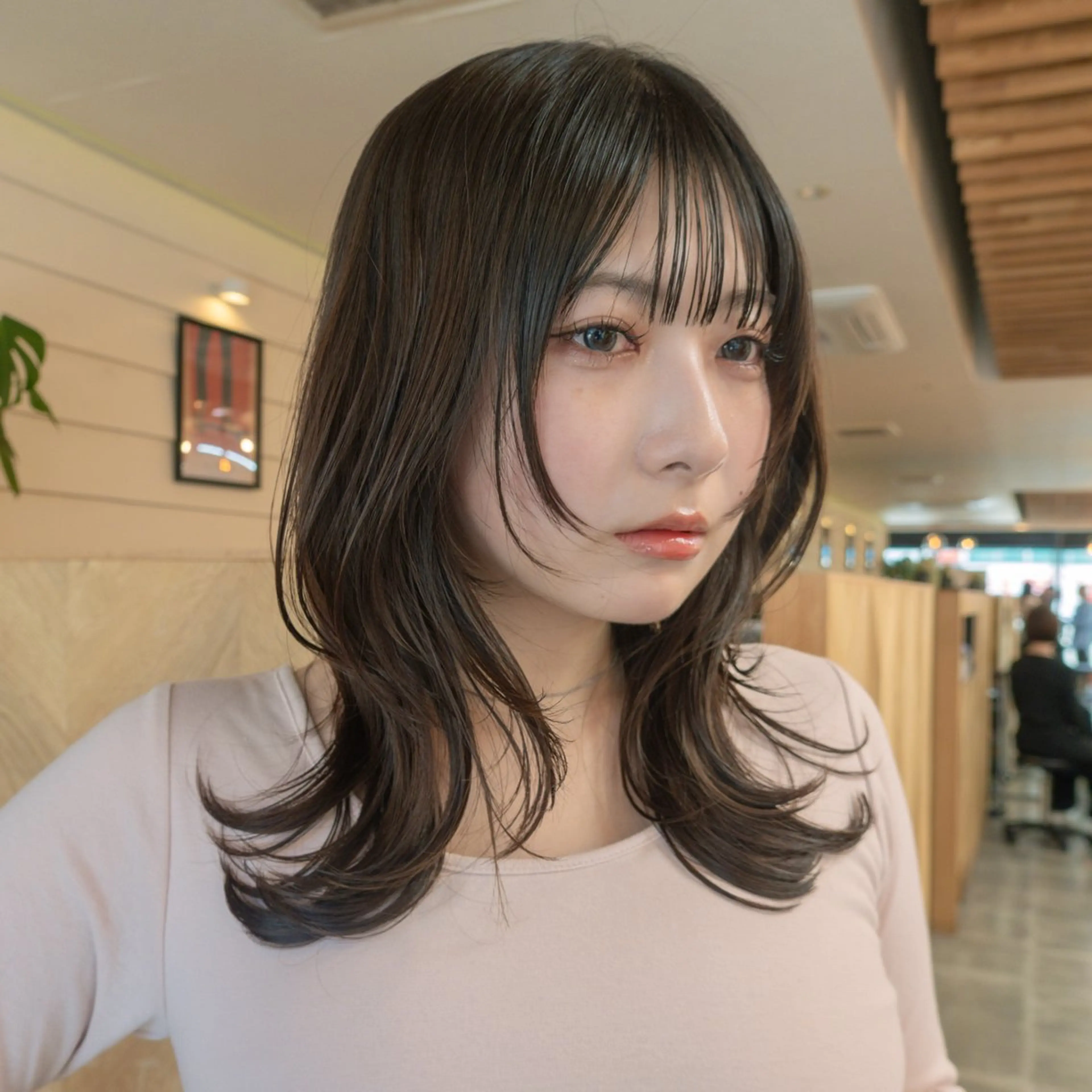 セミロング カット ヘアカラー 韓国レイヤー　船橋 徒歩5分/小川友美のヘアスタイル