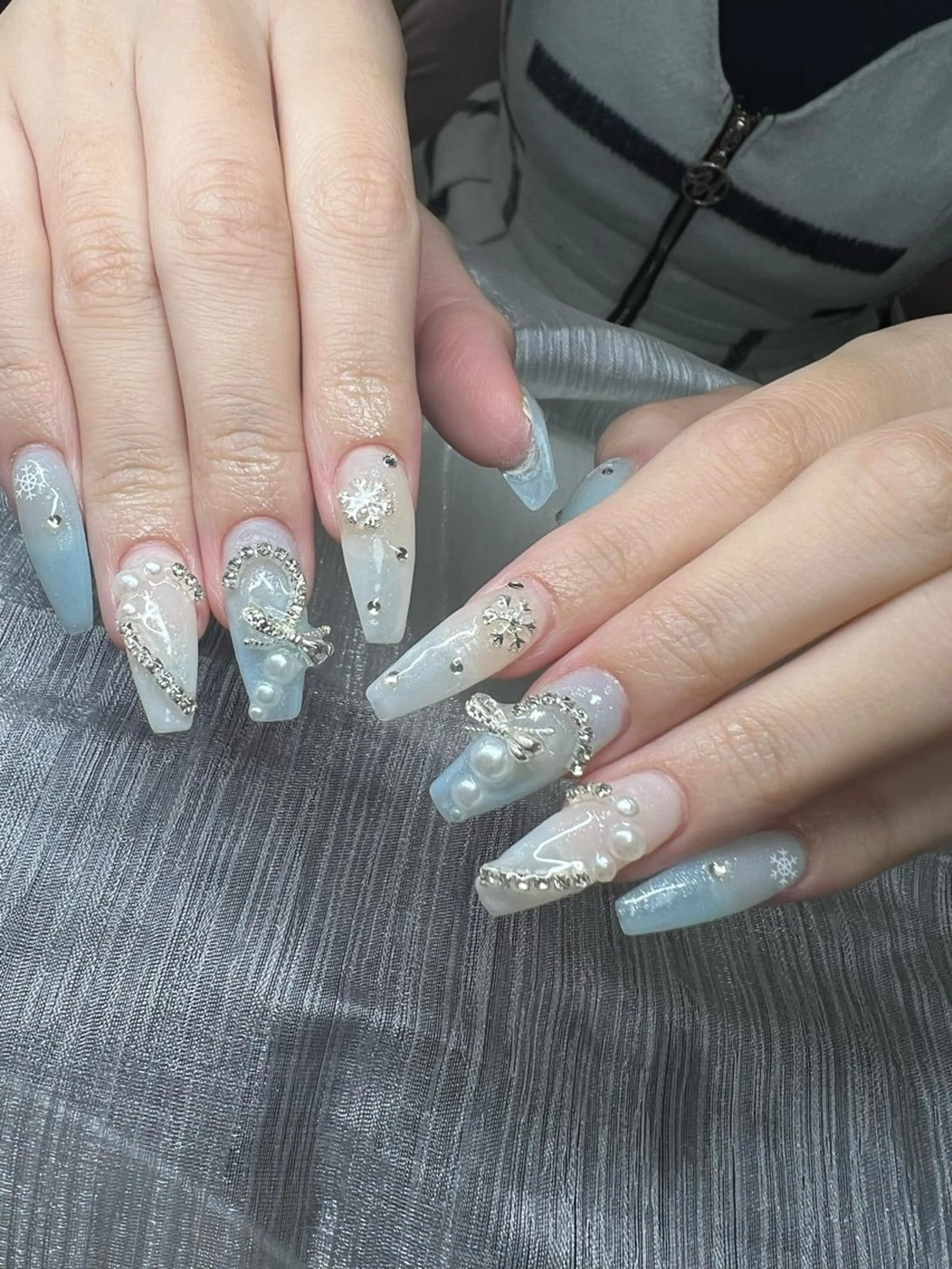ネイル オーロラネイル チークネイル 長さ出し フットネイル フレンチネイル Lee Nails チップ長さだし専門店のネイルデザイン