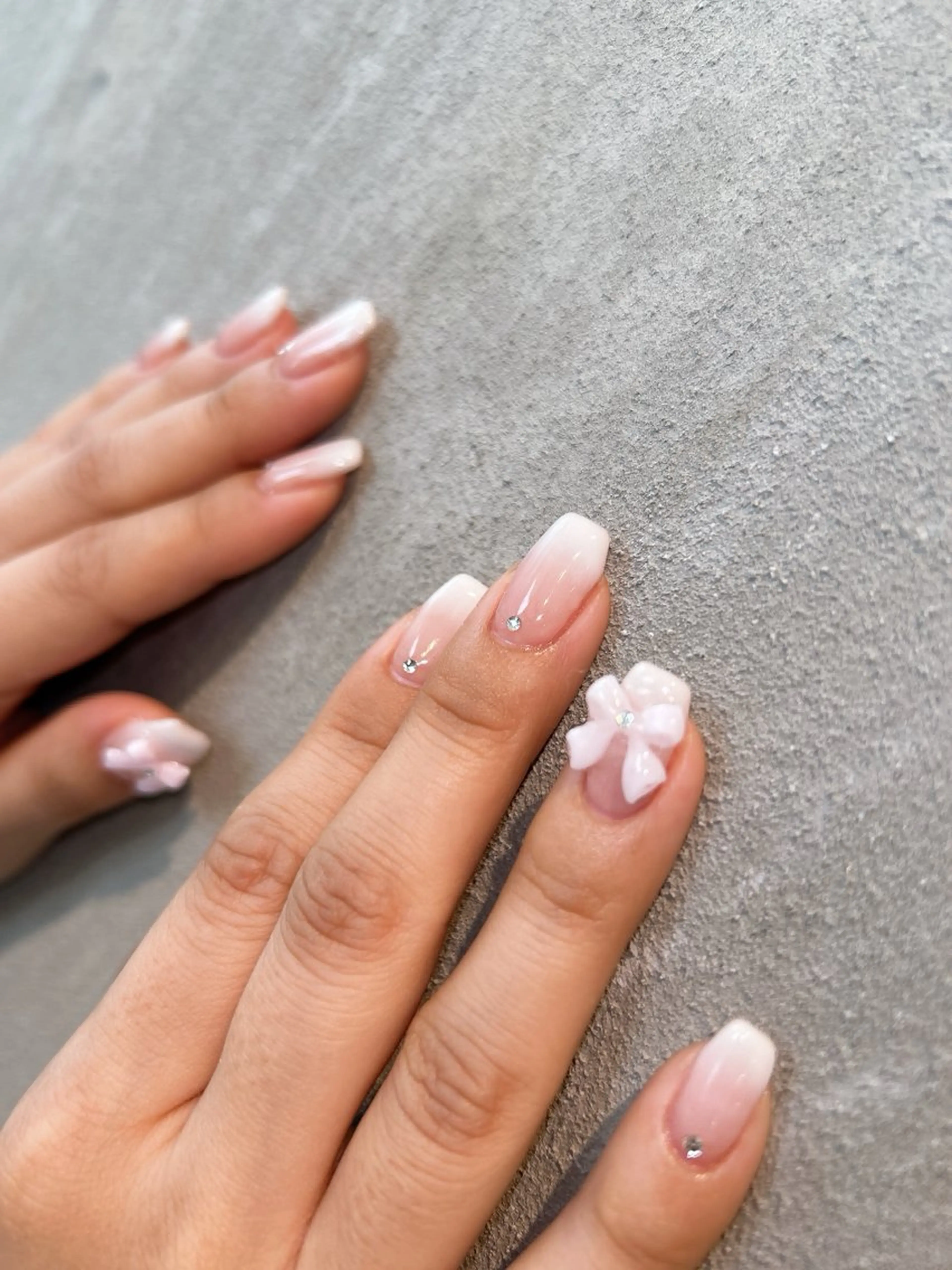 ネイル リボン ハンドネイル フットネイル tote. sumileのネイルデザイン