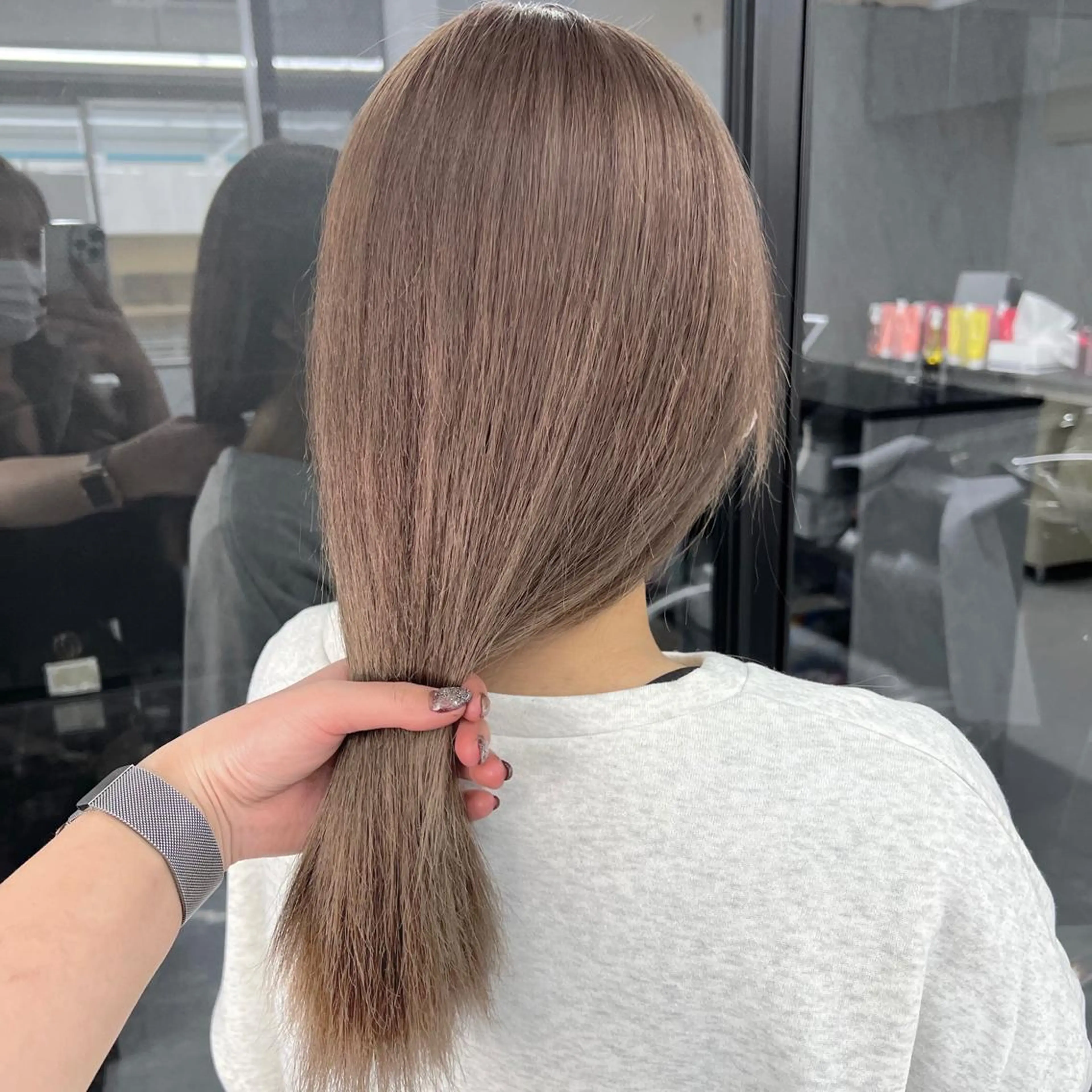 セミロング カラー シールエクステ ハイトーンカラー エクステ ヘアカラー シールエクステ特化 ハイトーン、NANAのヘアスタイル