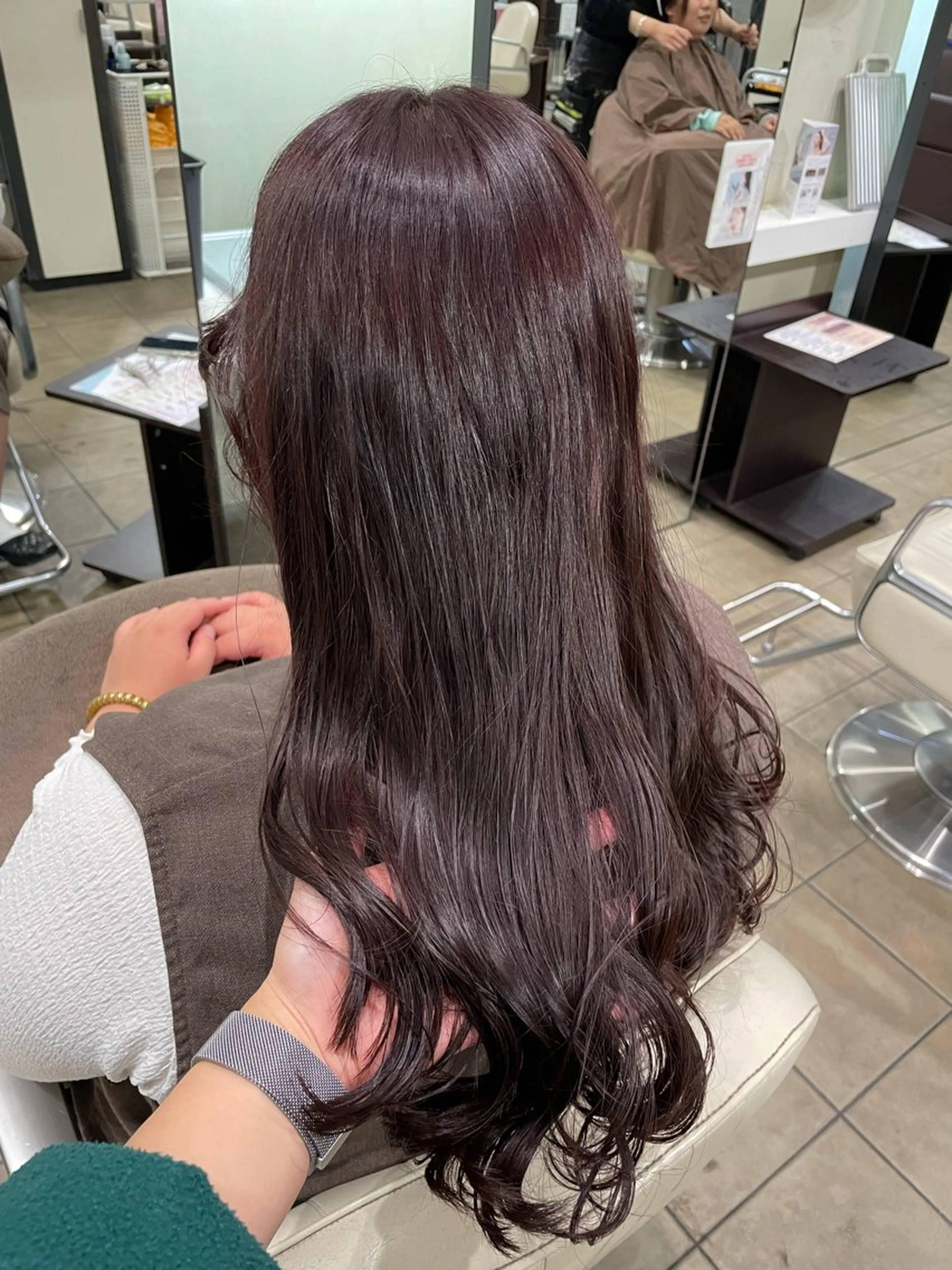 ロング カラー 栄 こずえのヘアスタイル