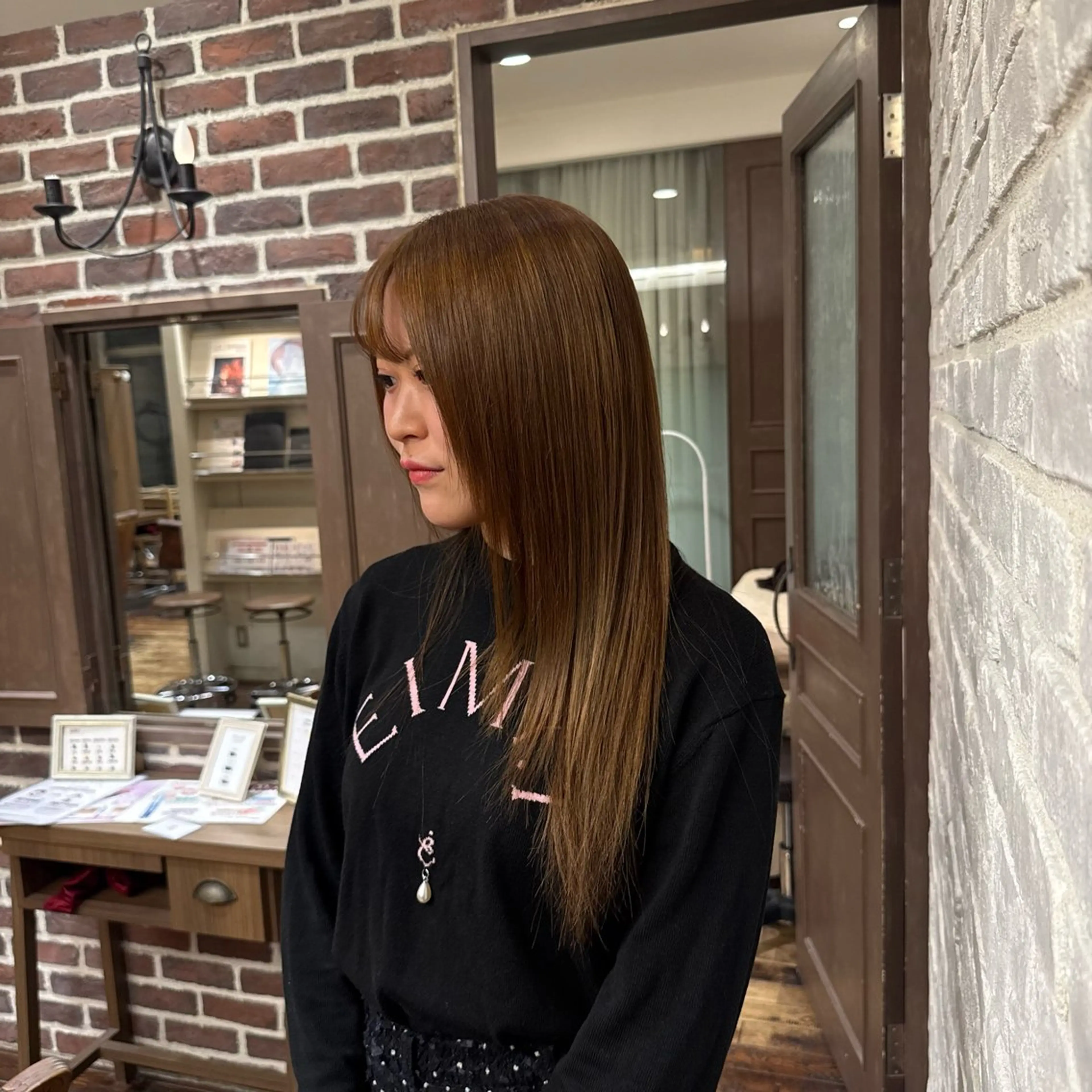 韓国風ダブルカラー（ブリーチに変更可）の写真