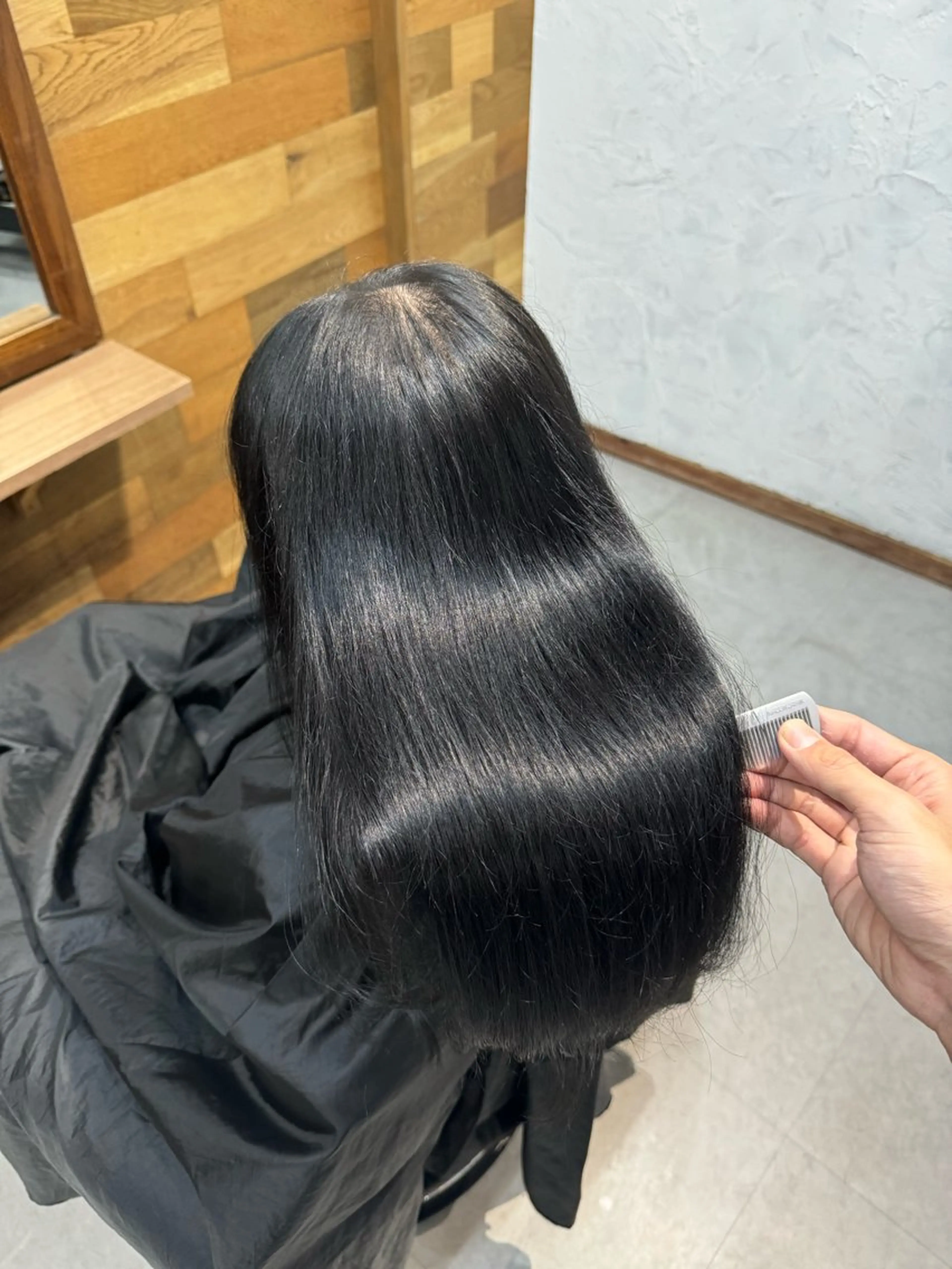 ロング アッシュ アッシュグレー アッシュグレージュ 髪質改善 ヘアカラー LUAU 尼崎/ ISOBEのヘアスタイル