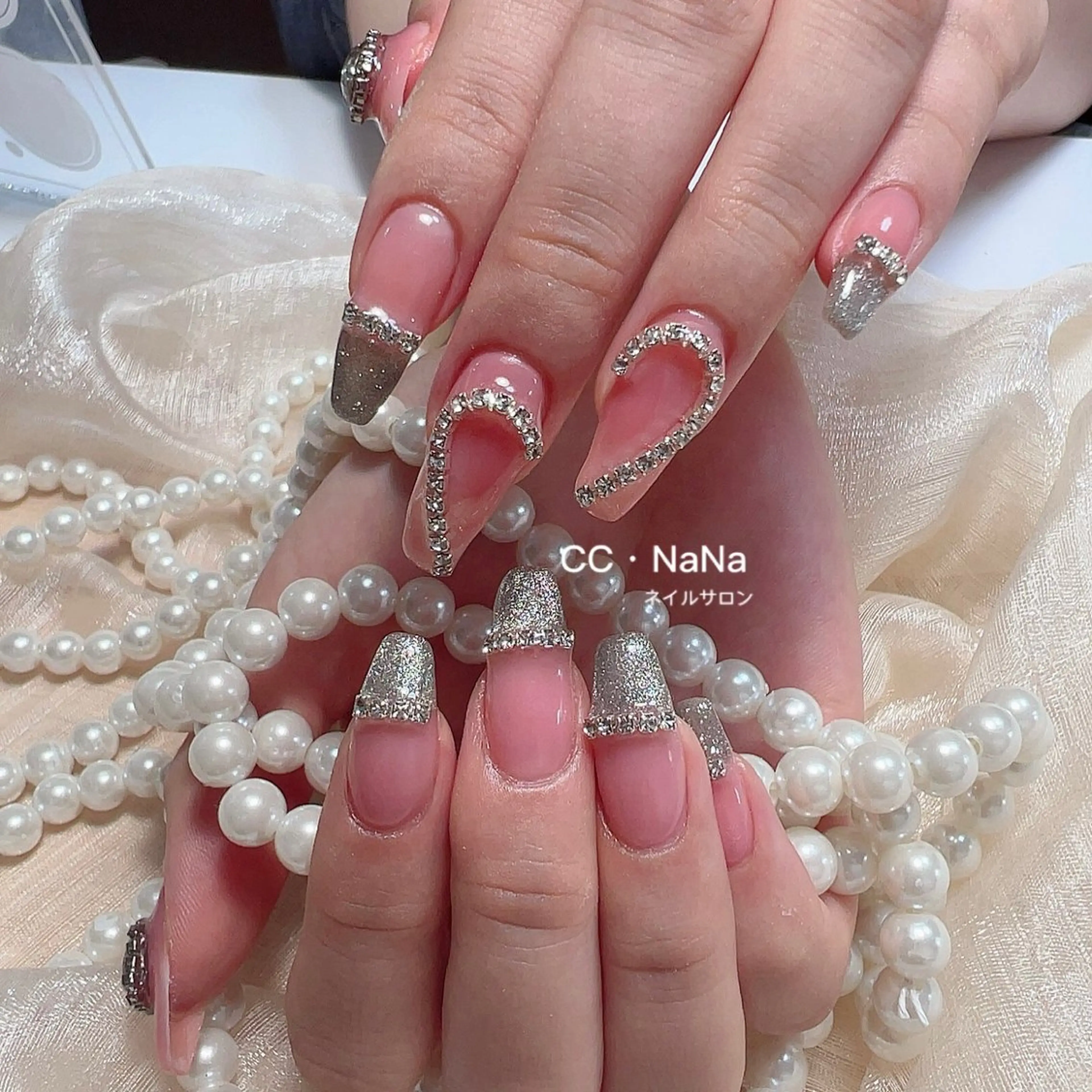 【初回オフ無料★ケア込】10本アクリルスカルプ長さだし🧸プラチナ10本やり放題貼り放題★時間内デザイン【すぐ予約OK】の写真