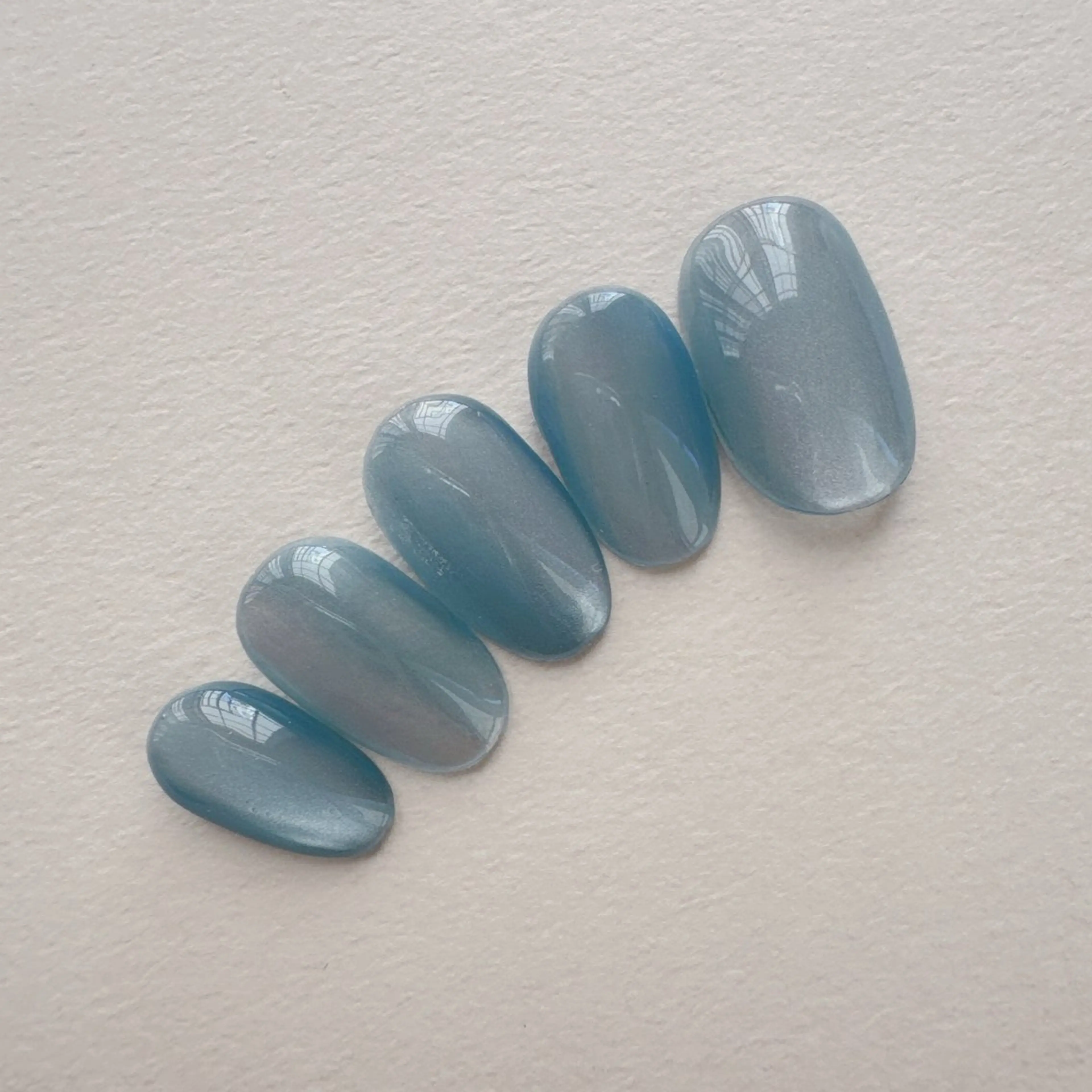 ネイル マグネットネイル マグネットワンカラー ワンカラーネイル ハンドネイル nio nailのネイルデザイン