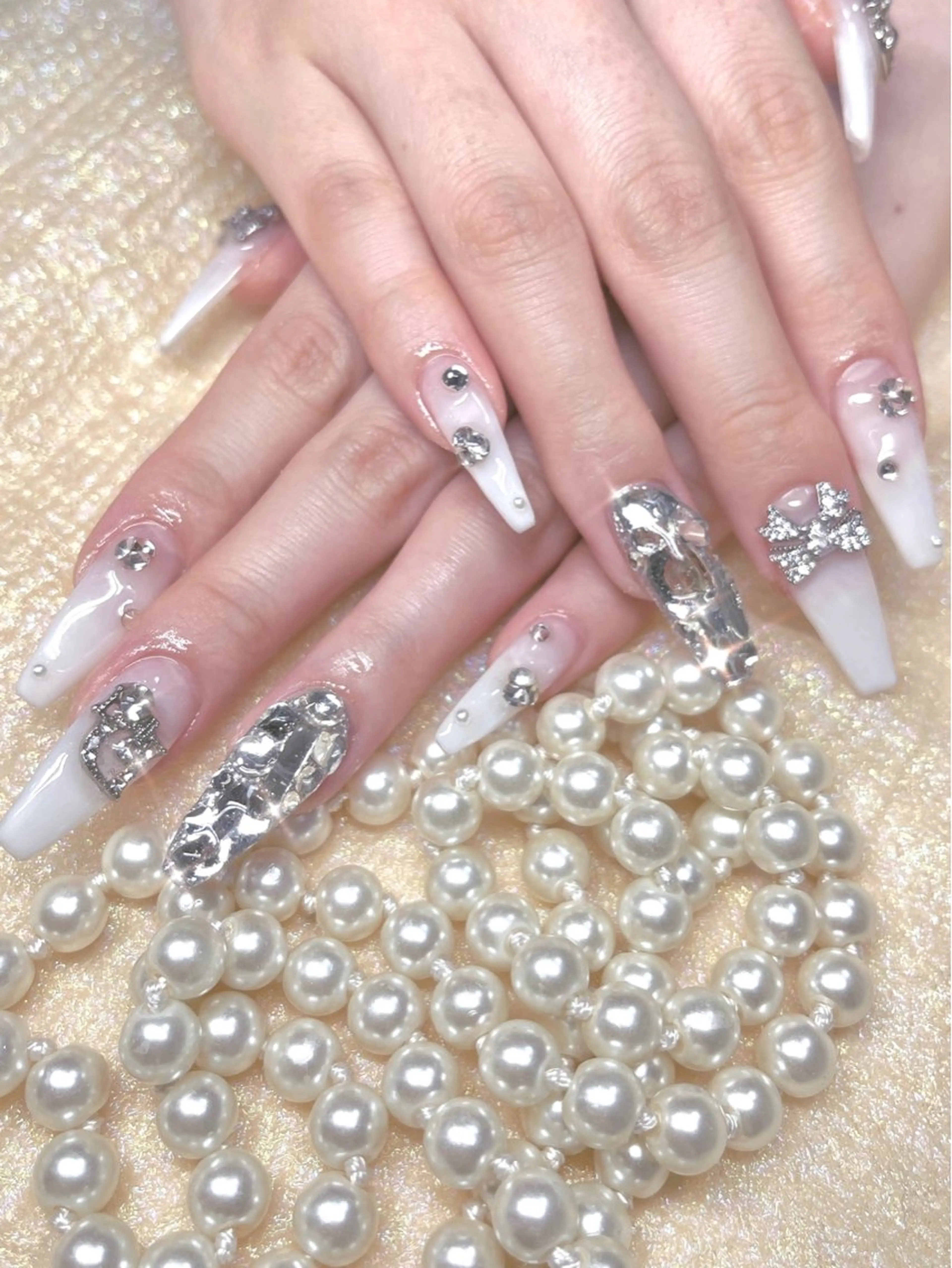 ネイル Rainrain💧 パーツ豊富、やり放題のネイルデザイン