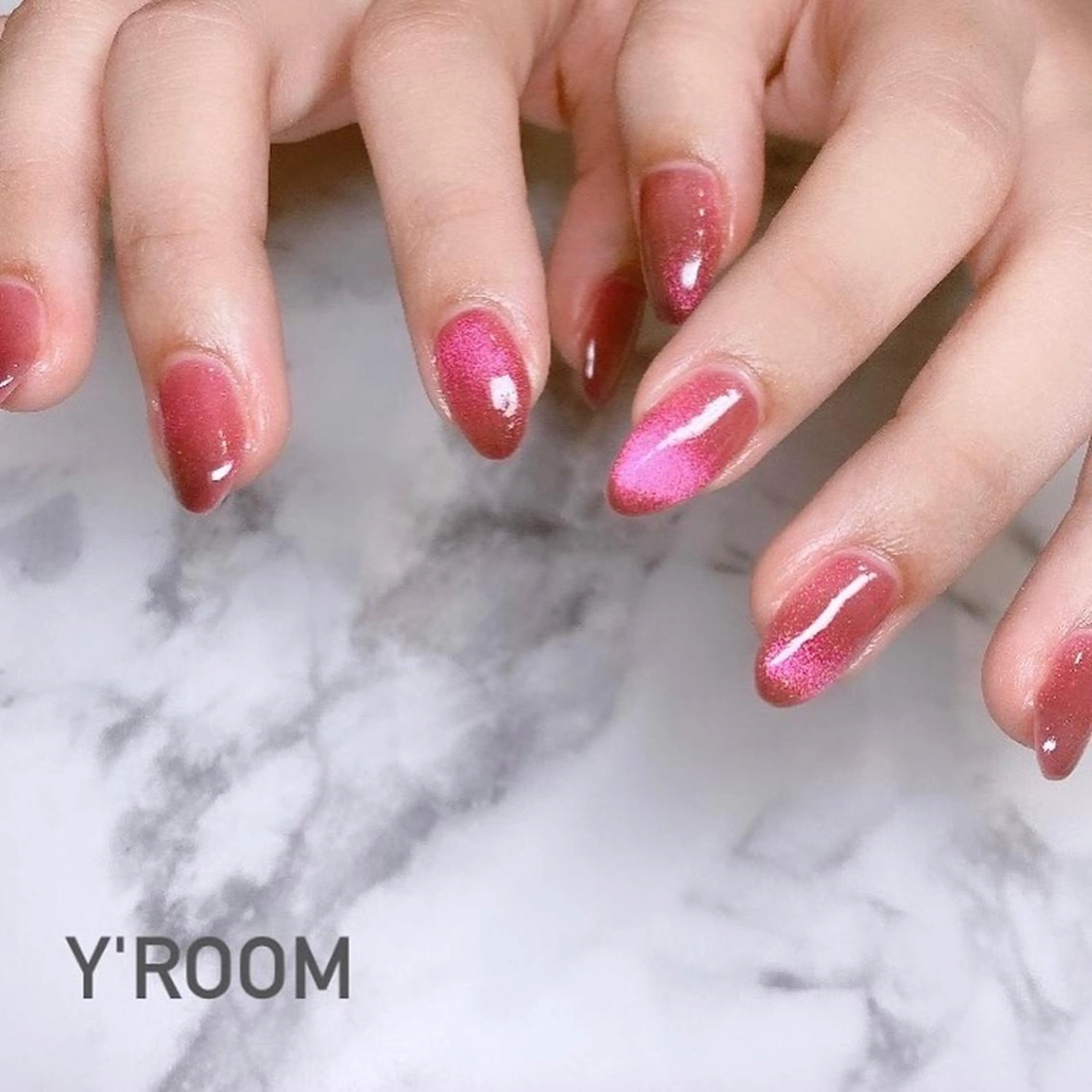 ネイル オーロラネイル フラッシュネイル フットネイル ジェルネイル 氷ネイル・うるうるネイル ハンドネイル YUKA （ネイリスト）のネイルデザイン