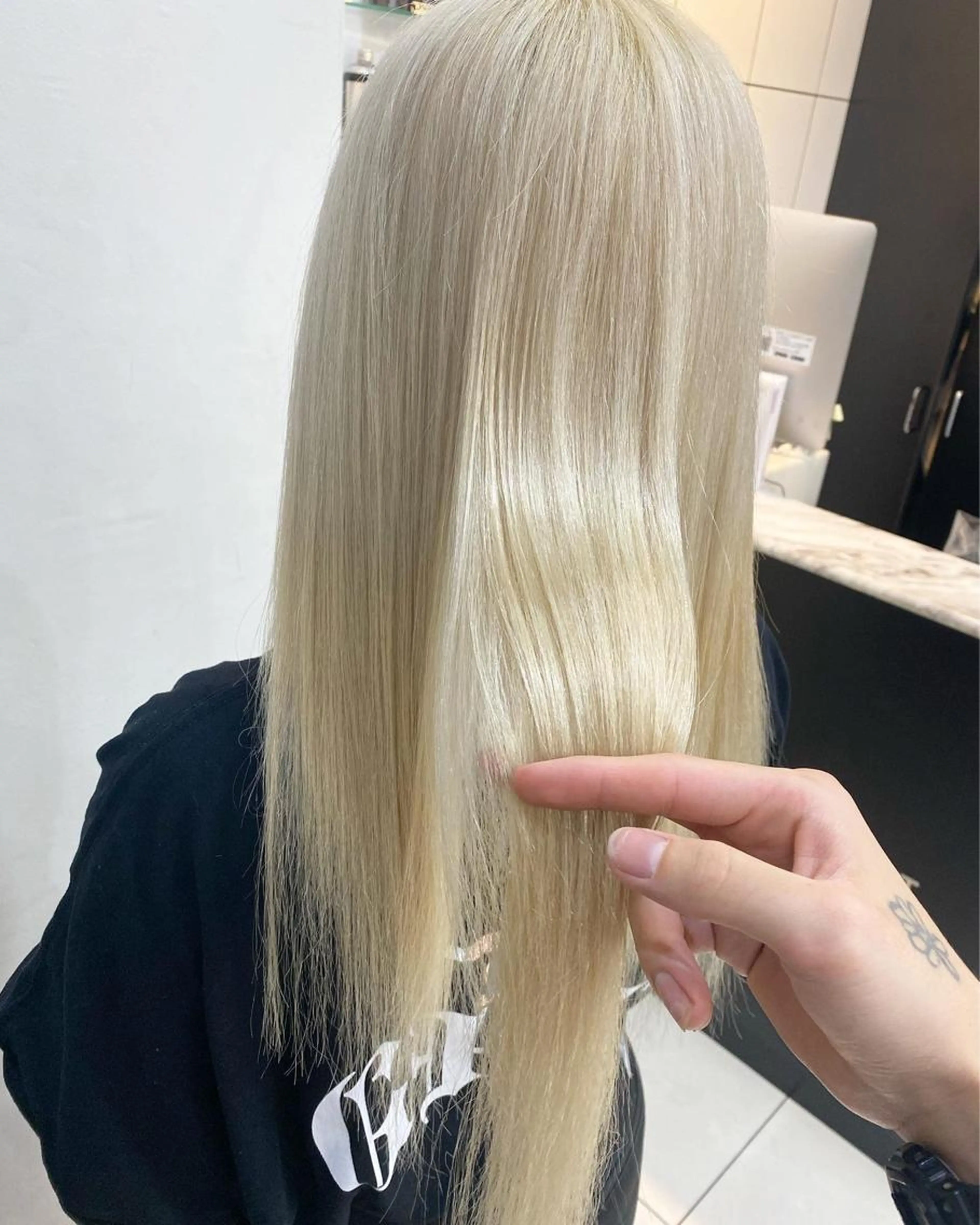 パーフェクトストレート✨(ブリーチ毛の方限定) ブリーチ履歴があっても、ダメージを最小限に抑えた縮毛矯正できます。の写真