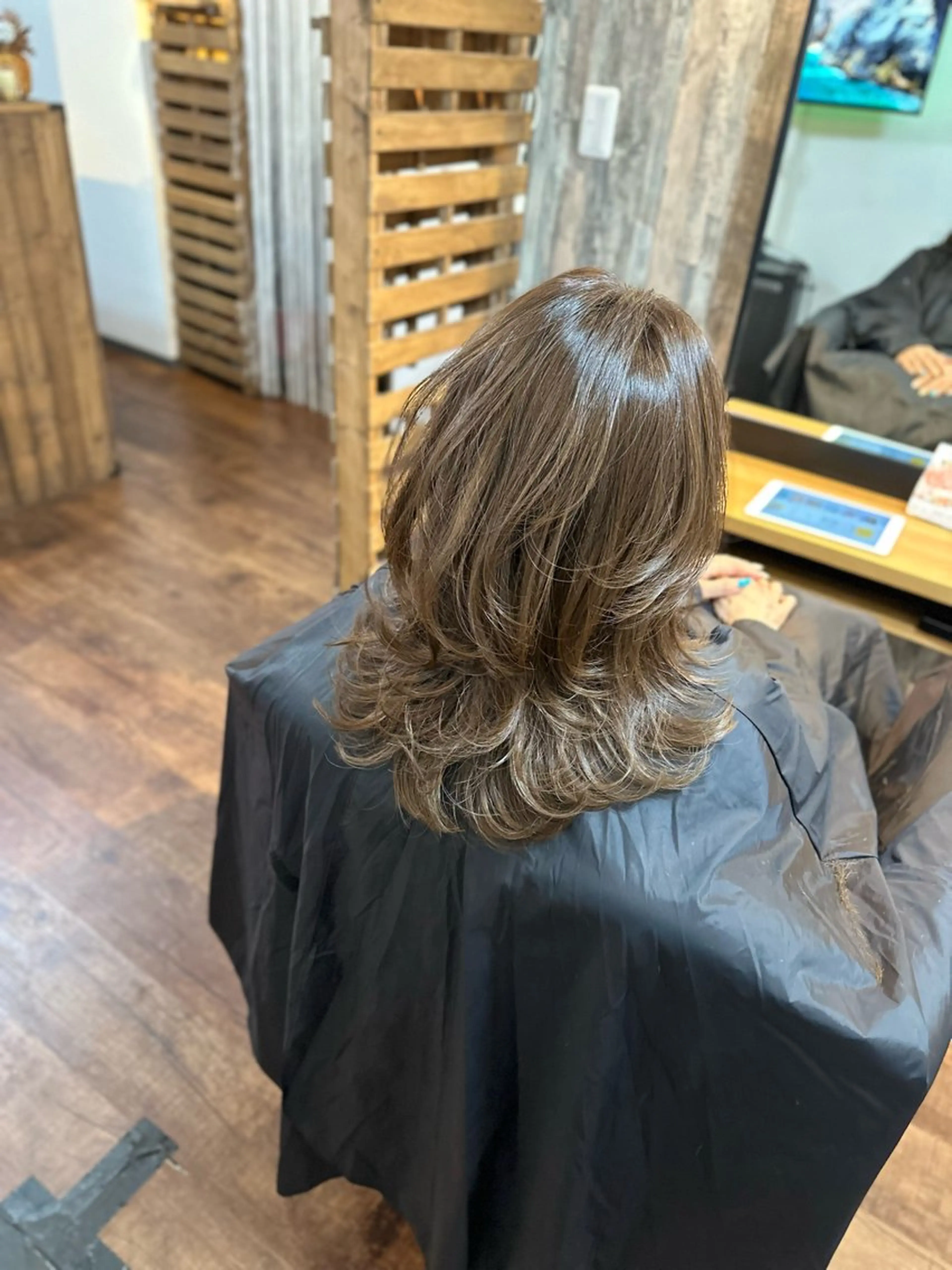 セミロング カラー レイヤーカット カット ヘアカラー Luzir⭐︎ GEN⭐︎のヘアスタイル