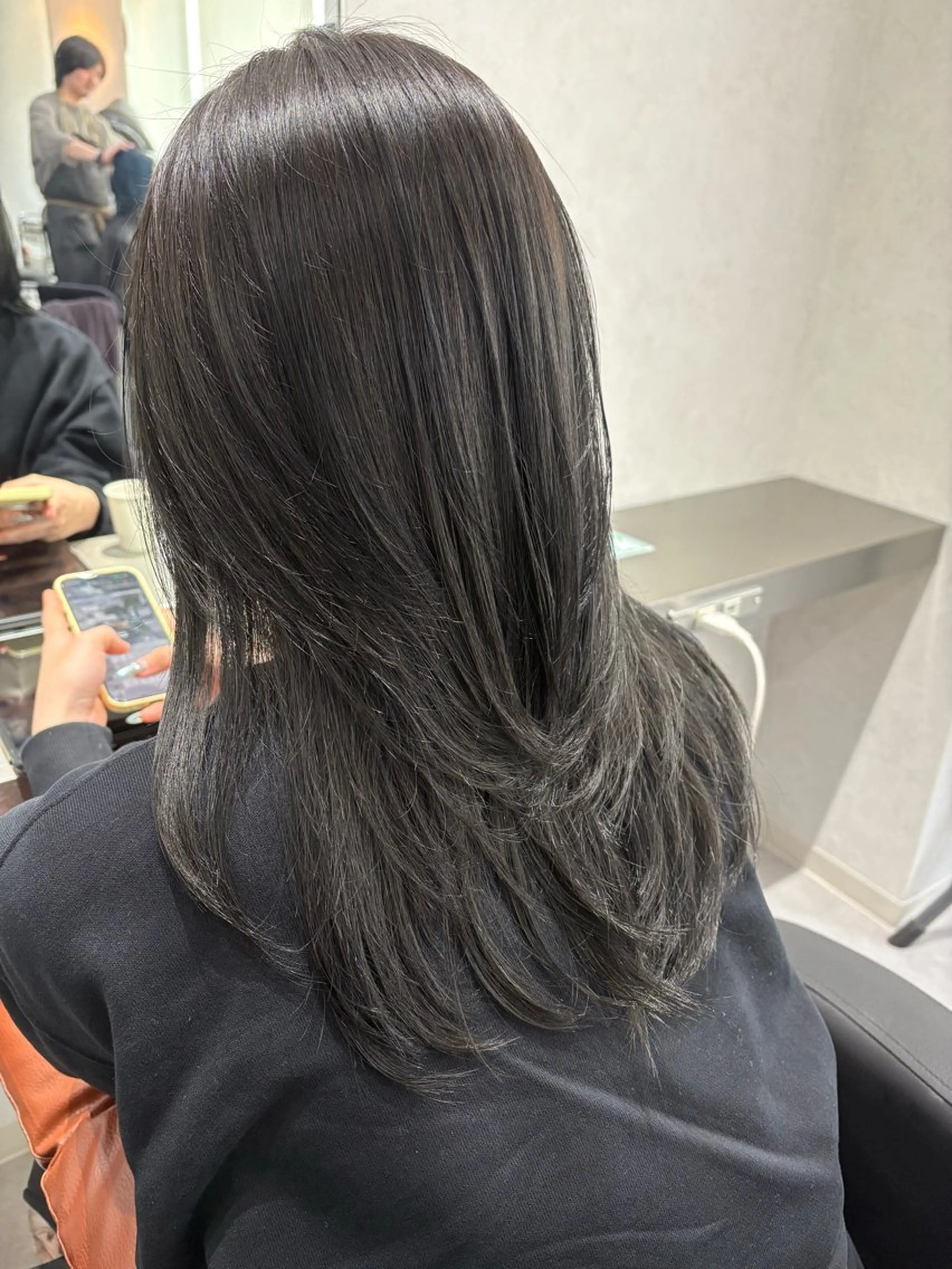 セミロング カラー ヘアアレンジ ブルーカラー ブルーグレー ブルーグレージュ グレージュ 韓国透明感🇰🇷 SAKURAのヘアスタイル