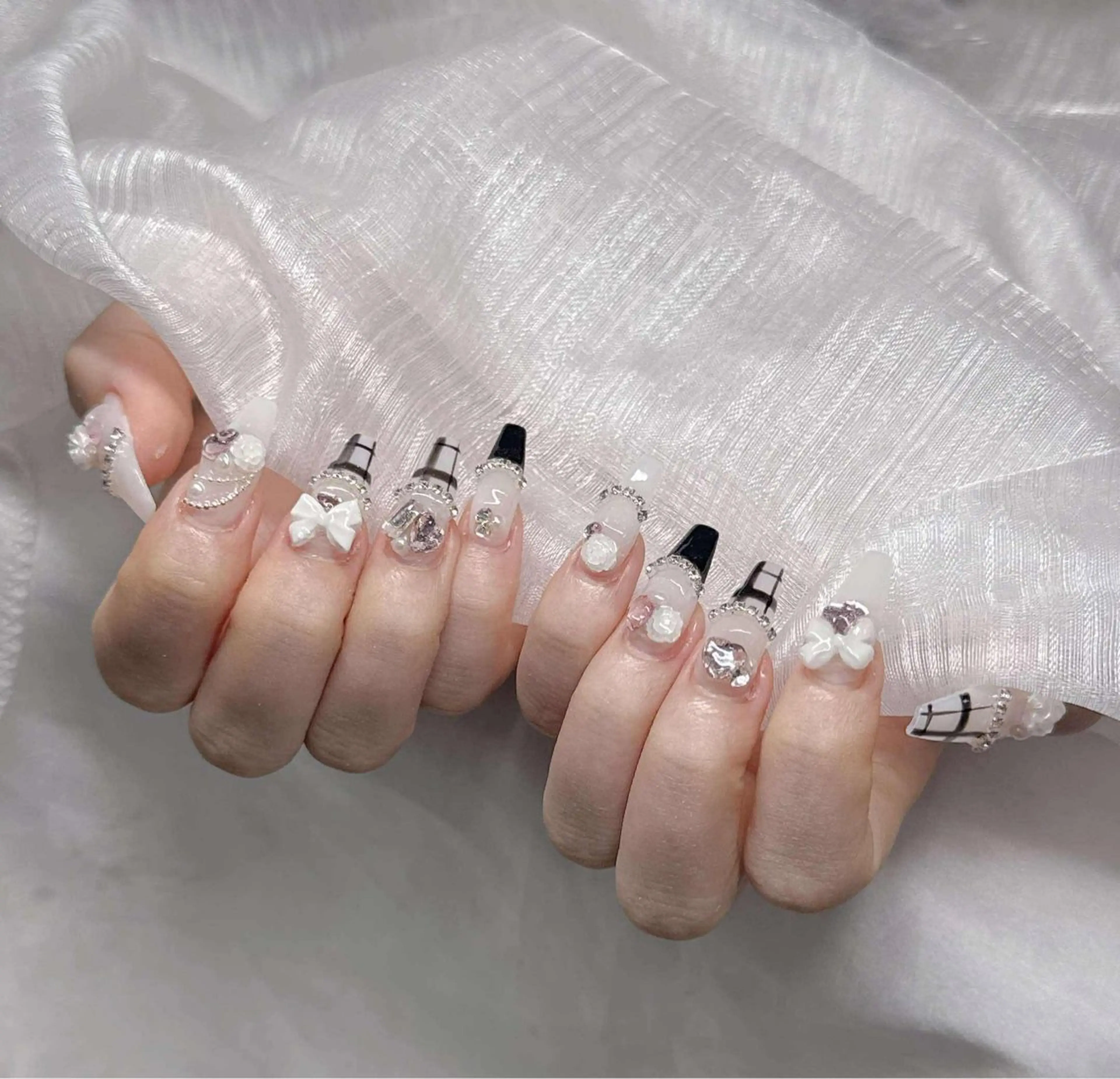 ネイル ハンドネイル Lee Nailsのネイルデザイン