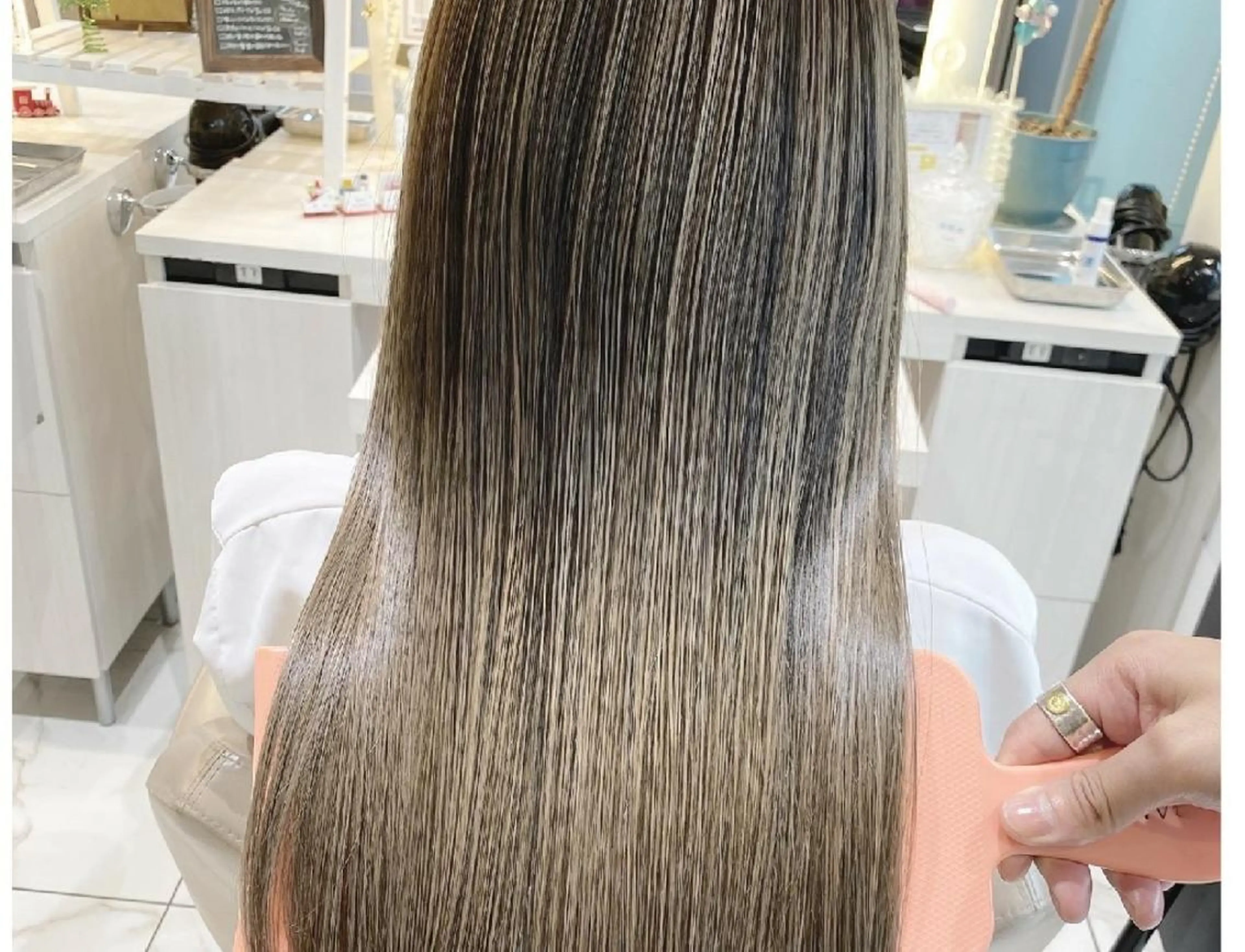 セミロング カラー ベージュカラー ミルクティーベージュ ヘアカラー トリートメント ＡＳＨ大宮/ブリーチ 髪質改善/カラーのヘアスタイル