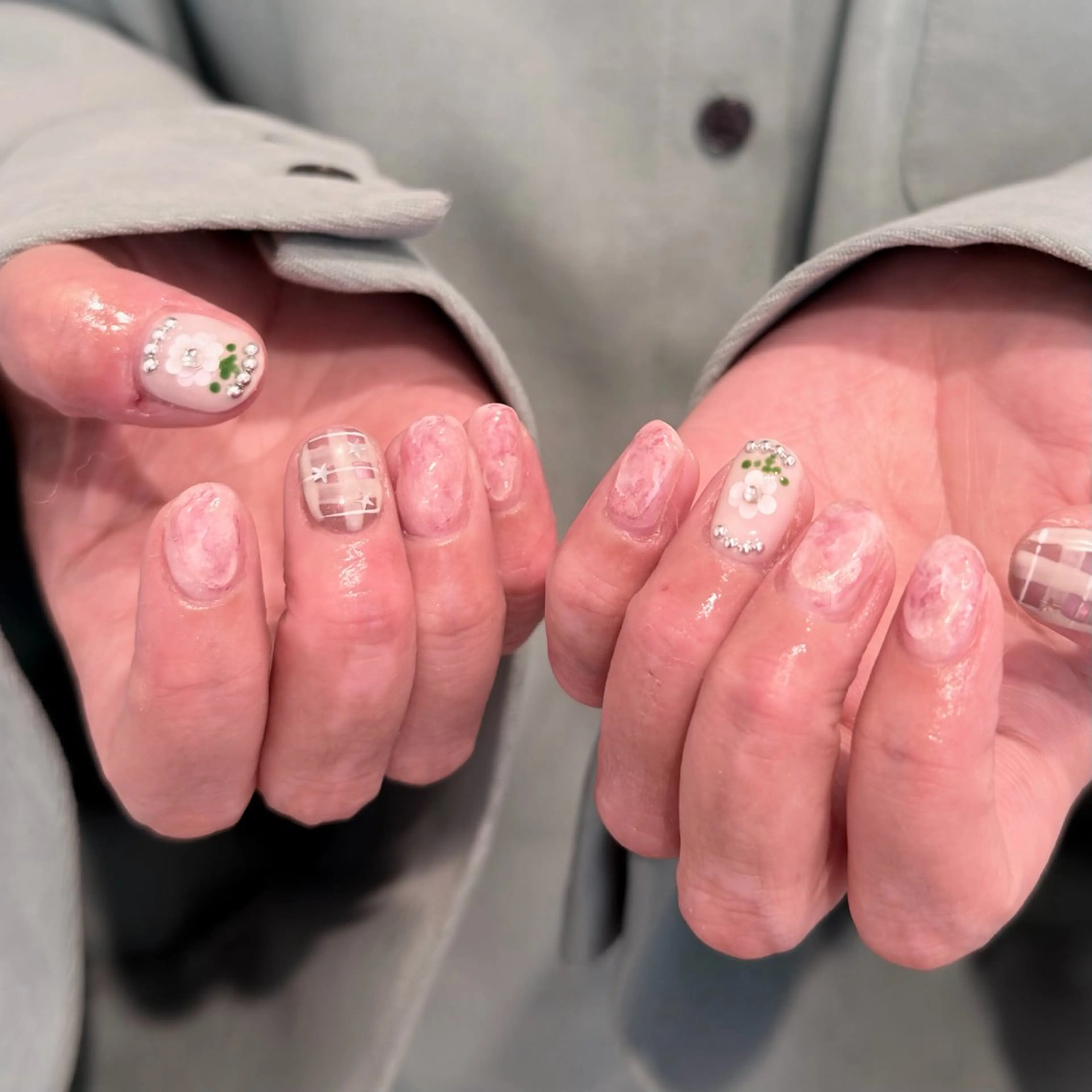 ネイル ハンドネイル 🎀 Hiyubi._.nail 🫧所属・🎀フェイ フェイ🫧💗のネイルデザイン