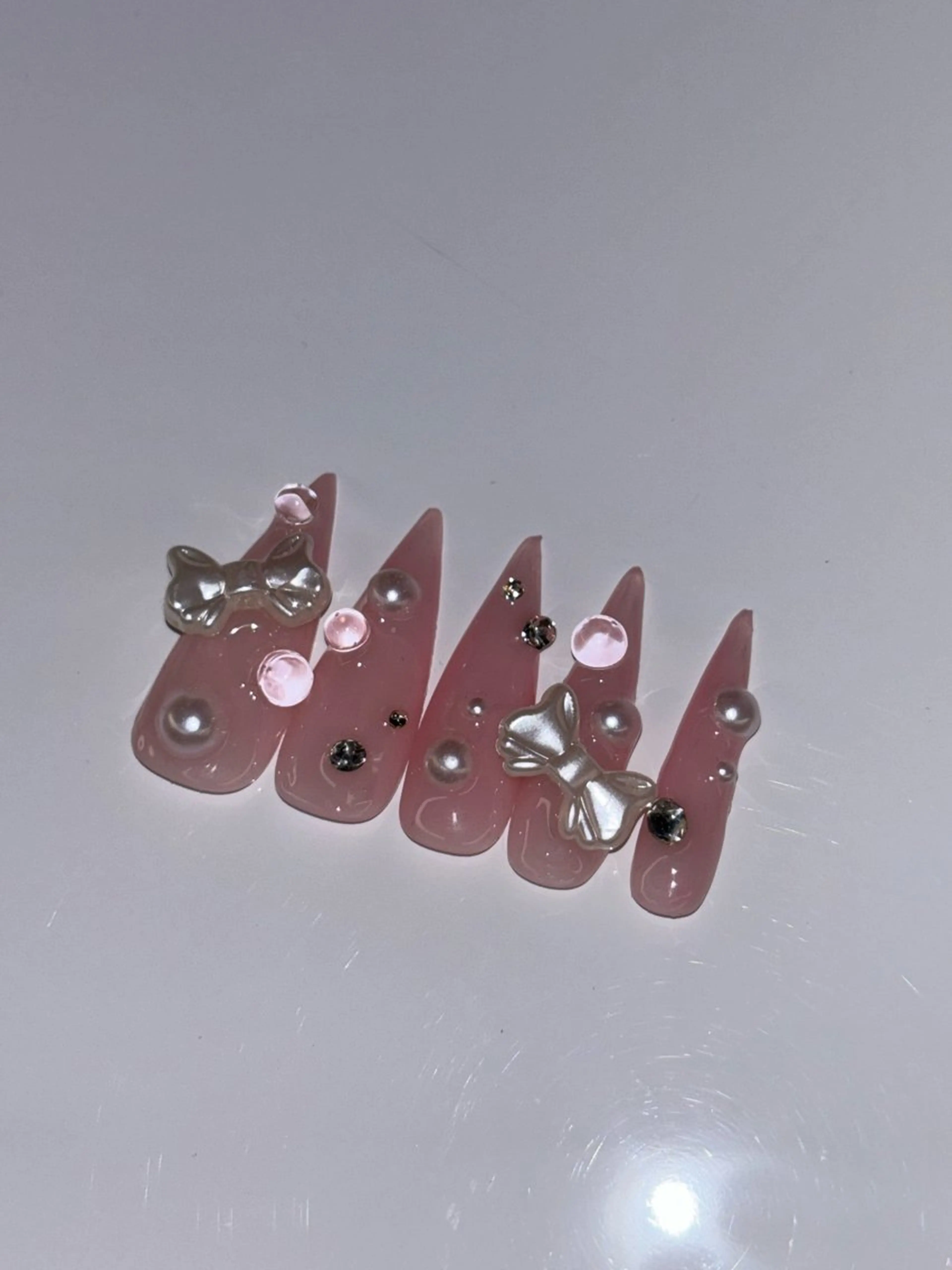 ネイル ドット 韓国ネイル ワンホンネイル ハンドネイル Yay /y2k・個性派のネイルデザイン