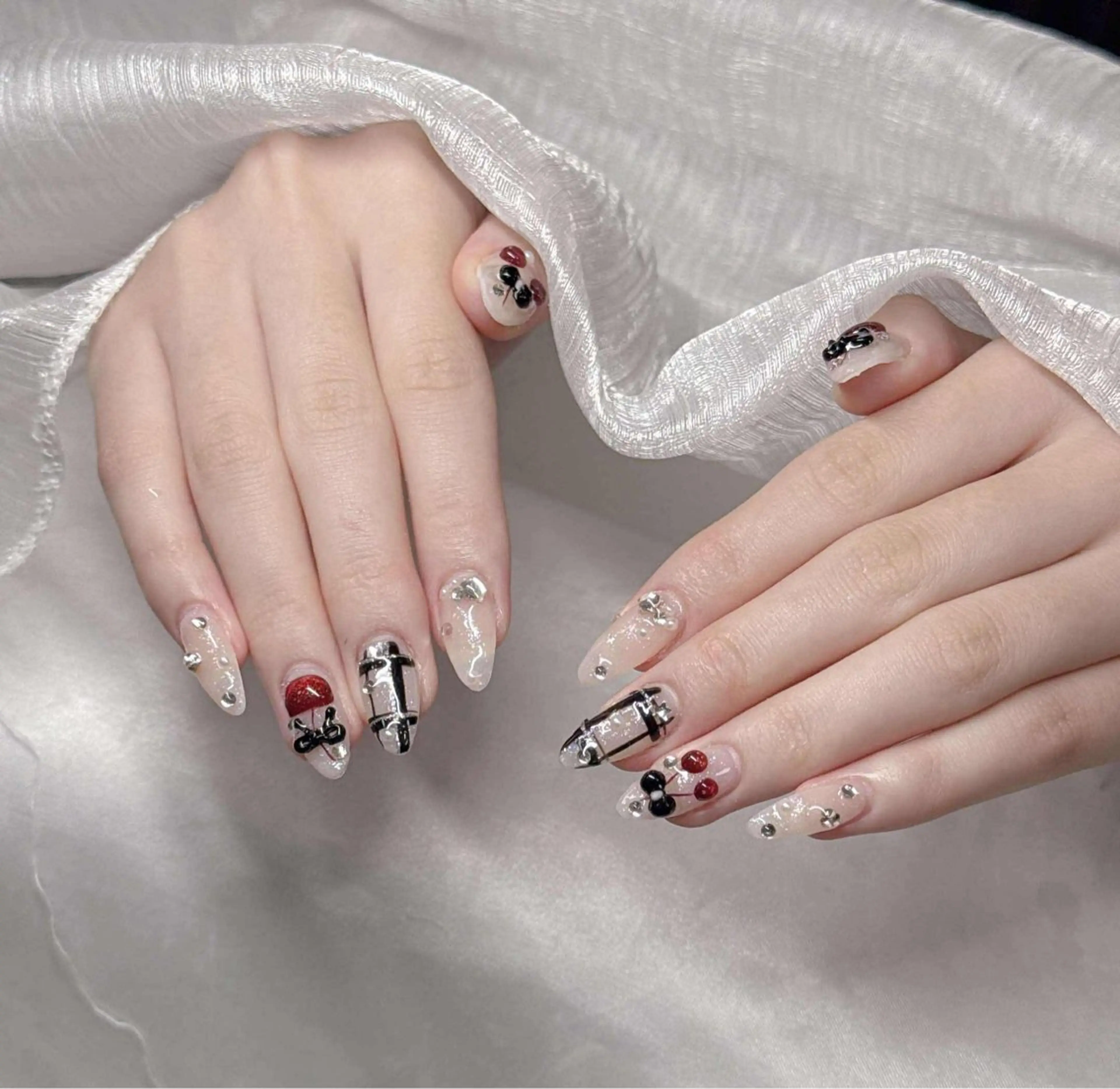 ネイル ハンドネイル Lee Nailsのネイルデザイン