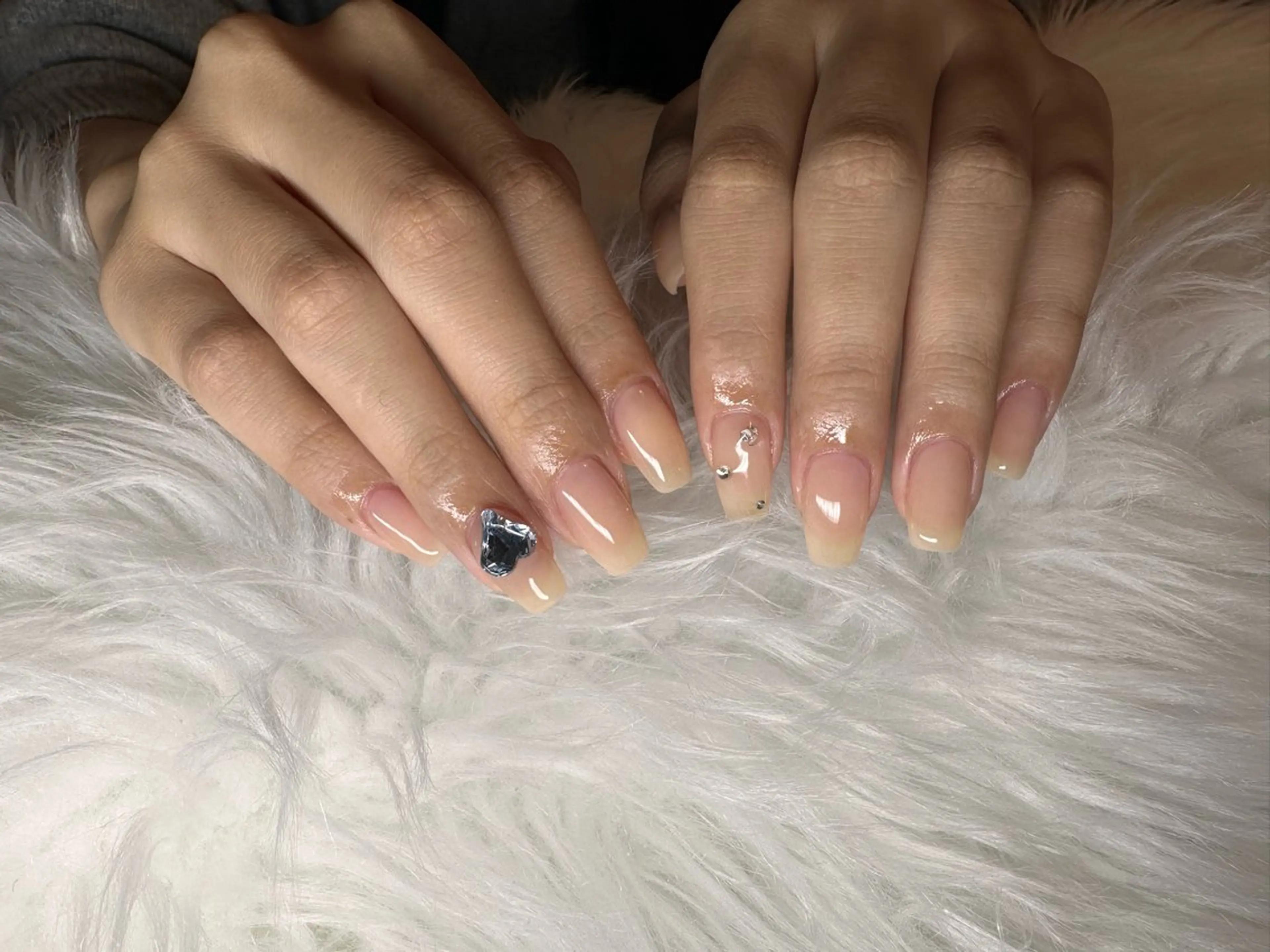 メンズ ネイル ストーンネイル ハンドネイル ハンドケア Non Nonのネイルデザイン