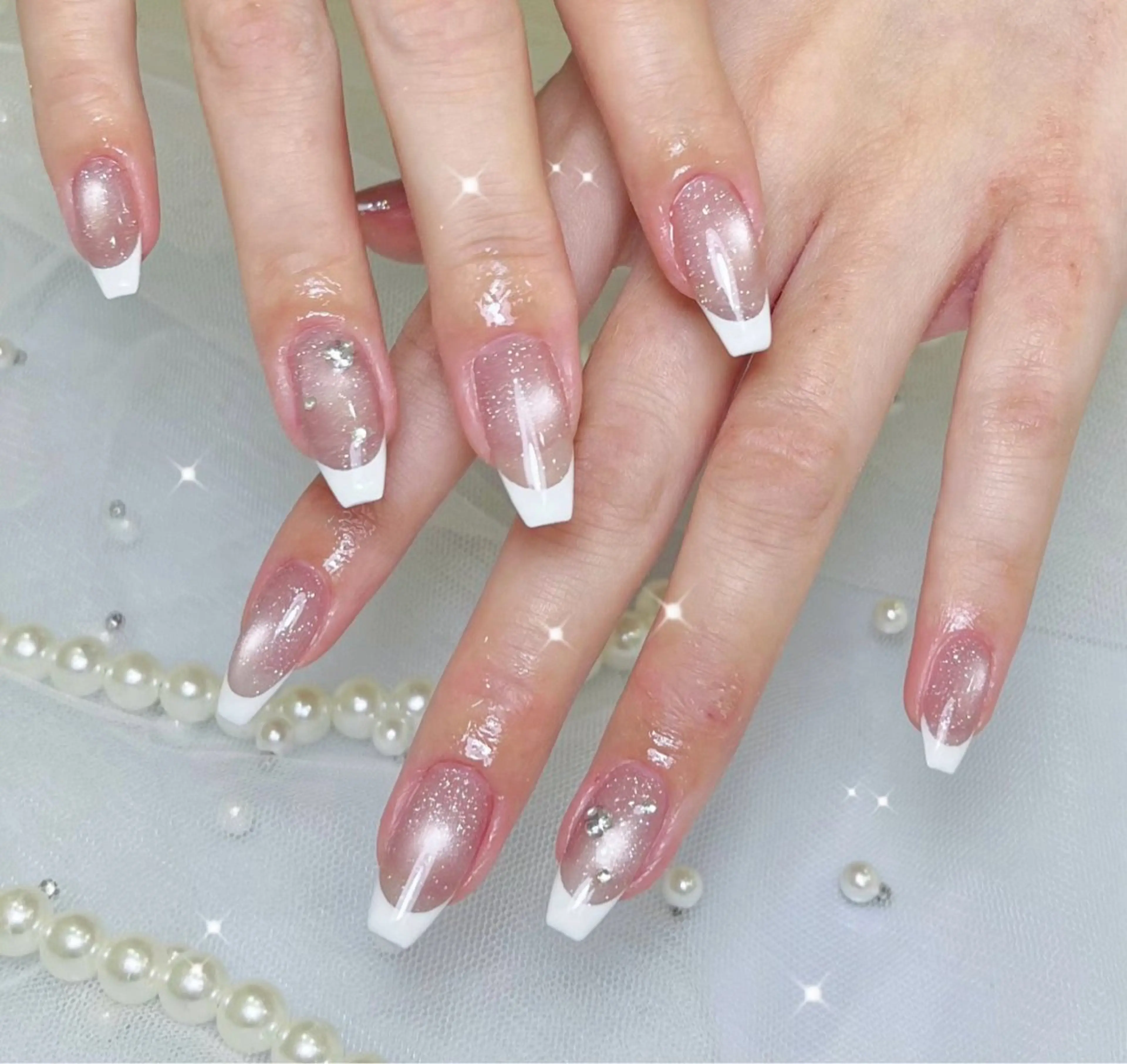 ネイル 成人式 フレンチネイル ジェルネイル ガラスフレンチ キラキラネイル ハンドネイル Queeens nailのネイルデザイン