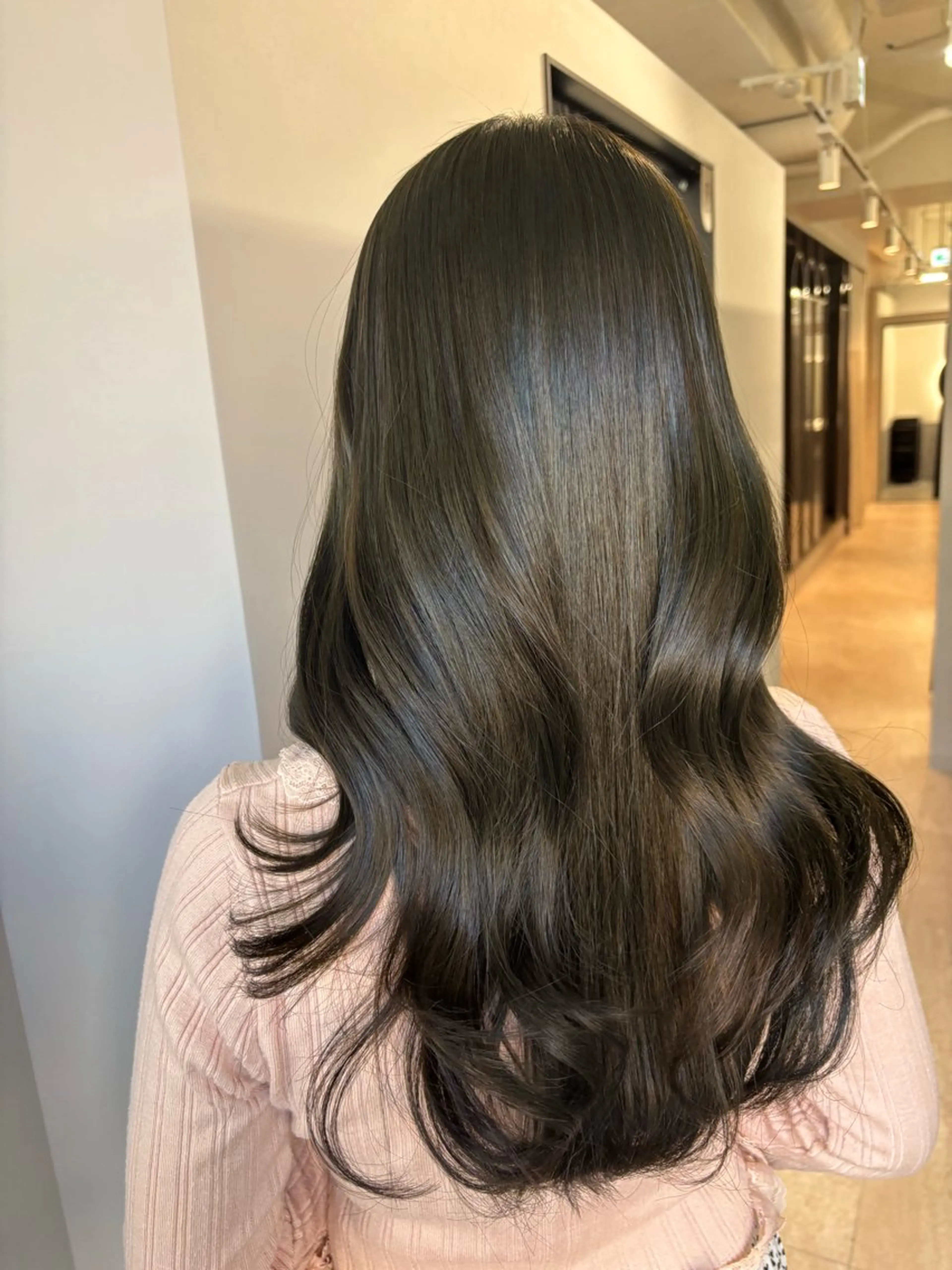 ロング カラー 透明感カラー 韓国風ヘア Eleanor spa&treatment川越所属・🍒Sumire ／モデル募集中🍒のヘアスタイル