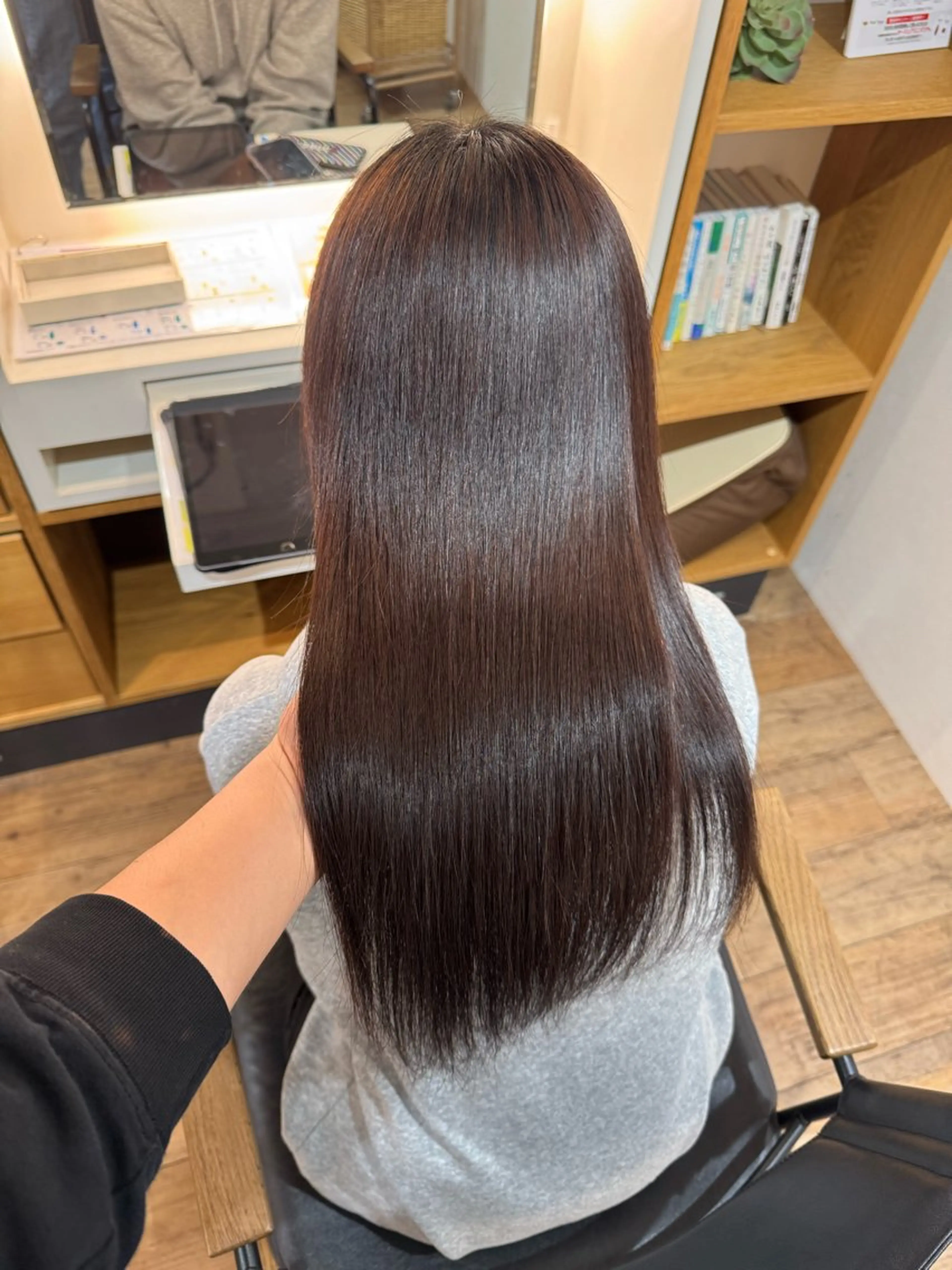 セミロング カット 縮毛矯正 トリートメント 美髪/髪質改善 川口凌弥のヘアスタイル