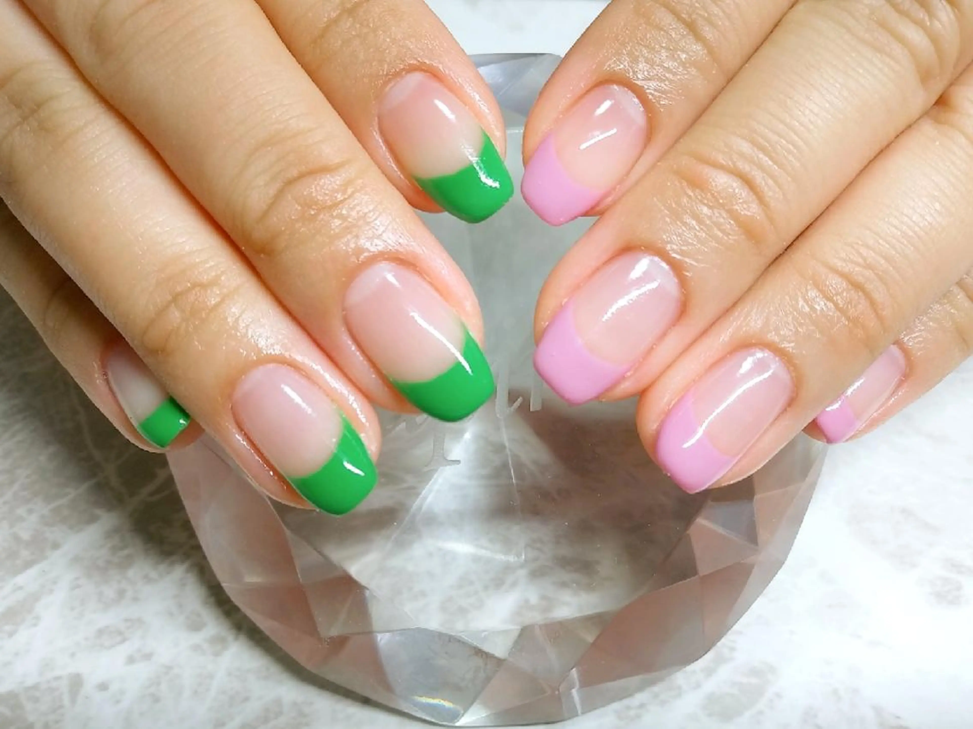 ネイル グリーン ピンク ハンドネイル フットネイル Lupinus所属・Lupinus ルピナスのネイルデザイン