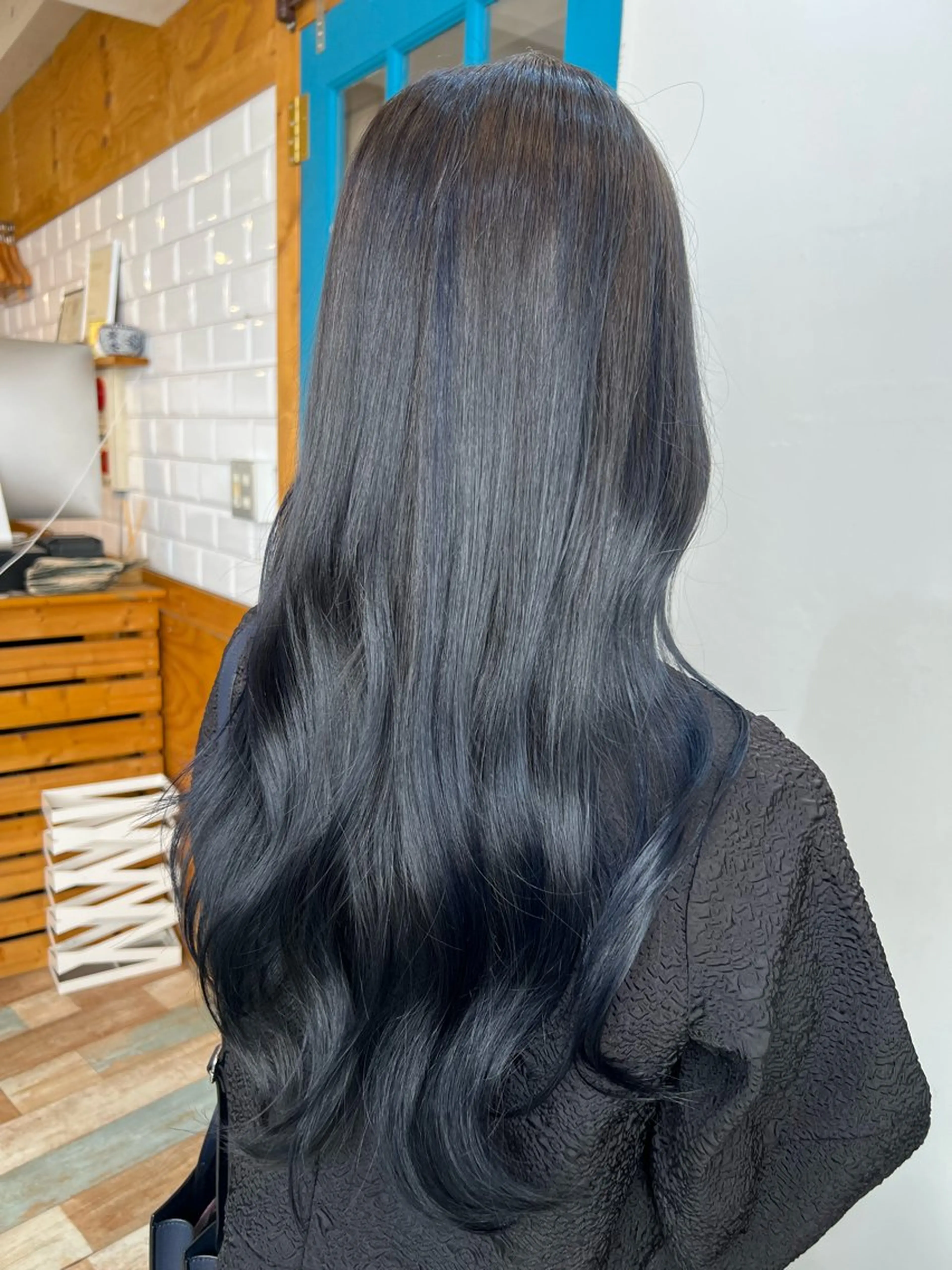 ロング カラー ブルーカラー グレージュ ハイライトカラー ネイビーカラー ハイライト カット ヘアカラー トリートメント KANA/ボブ/ インナーカラー/艶髪のヘアスタイル