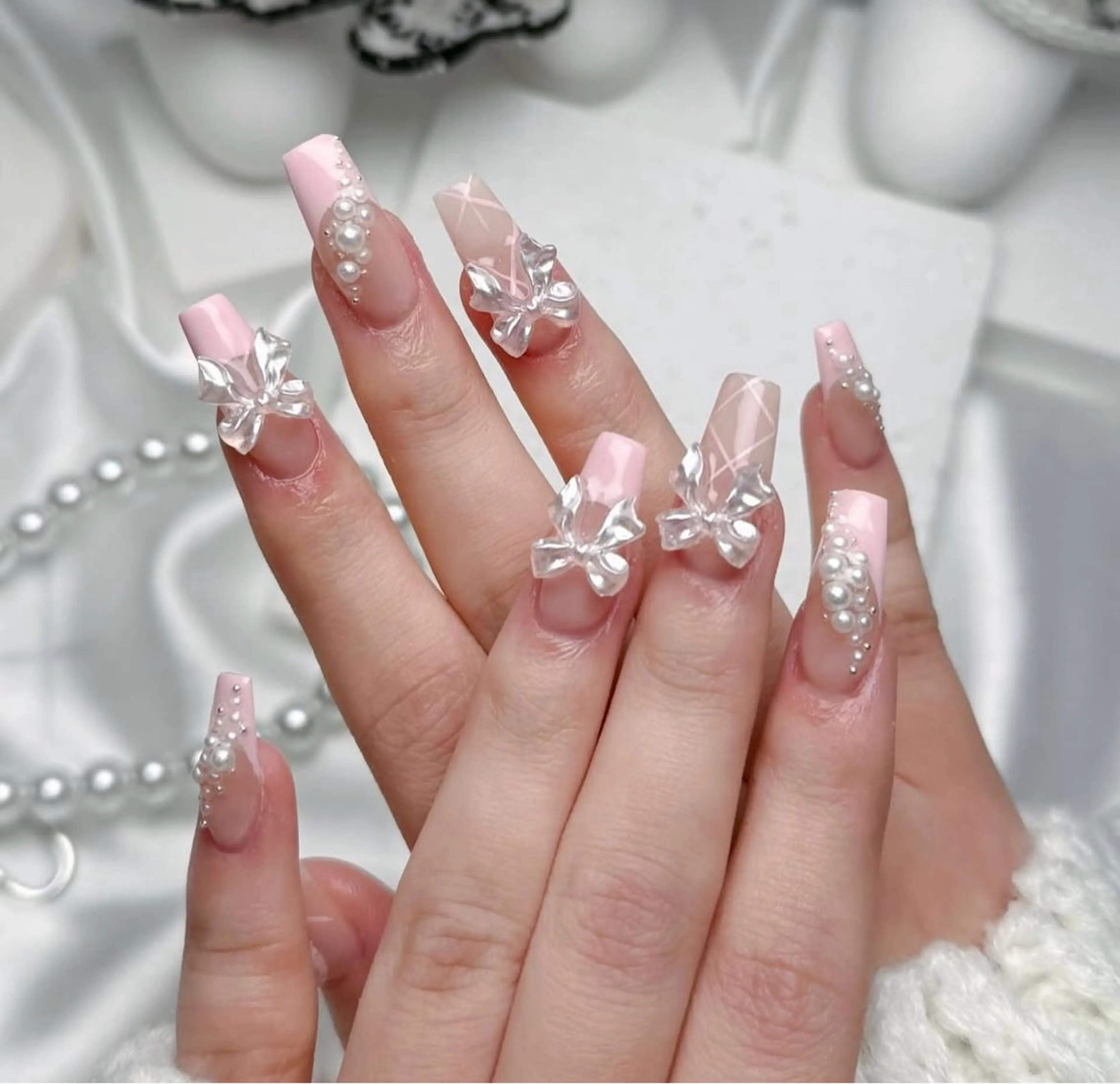 ネイル フレンチネイル ジェルネイル 韓国ネイル マグネットネイル ネイルチップ Rin Nail 新大久保店のネイルデザイン