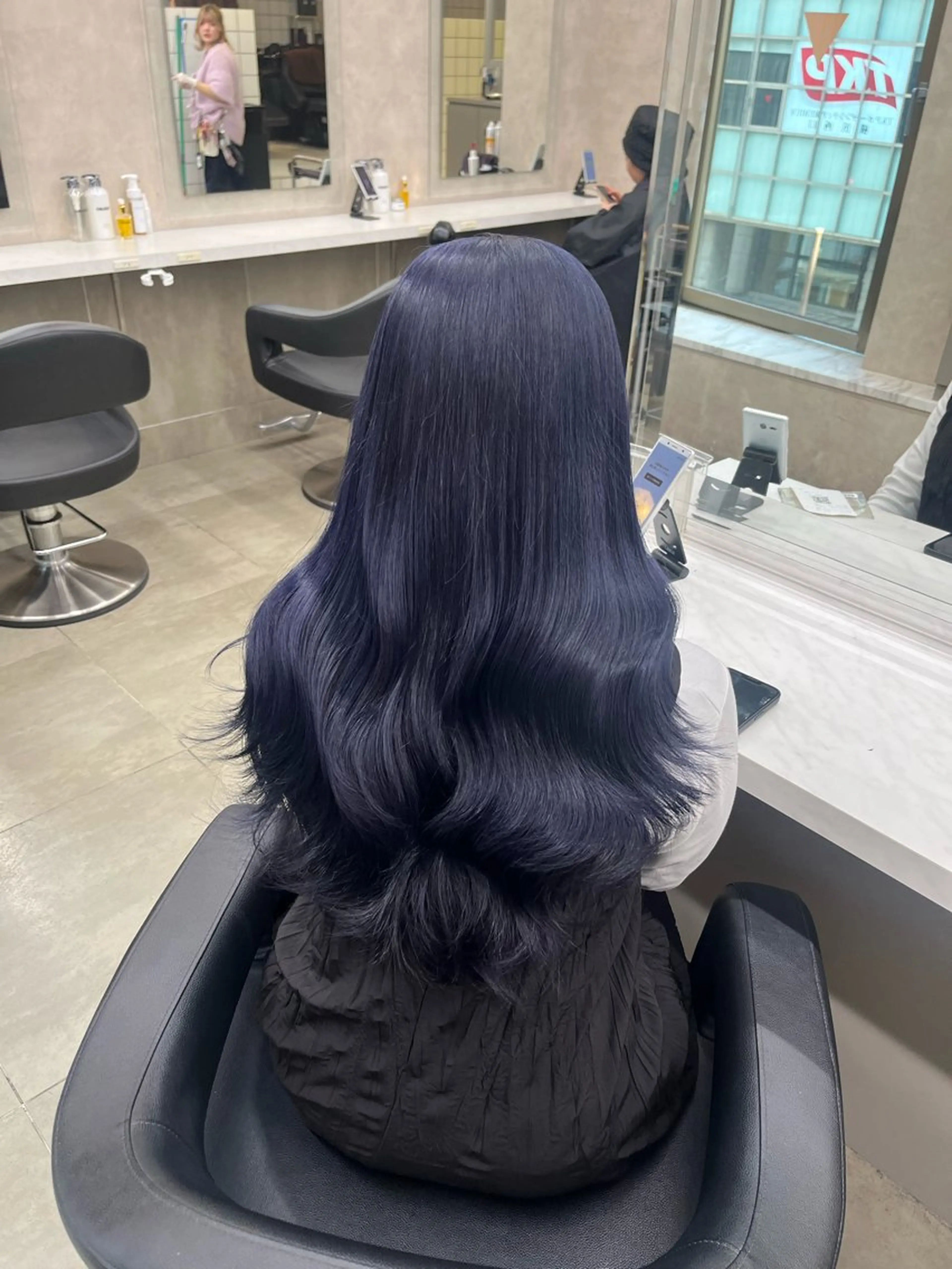 ロング ヘアカラー トリートメント ヘッドスパ ヘアセット 寒色＆ブリーチ特化 寒色MiOのヘアスタイル