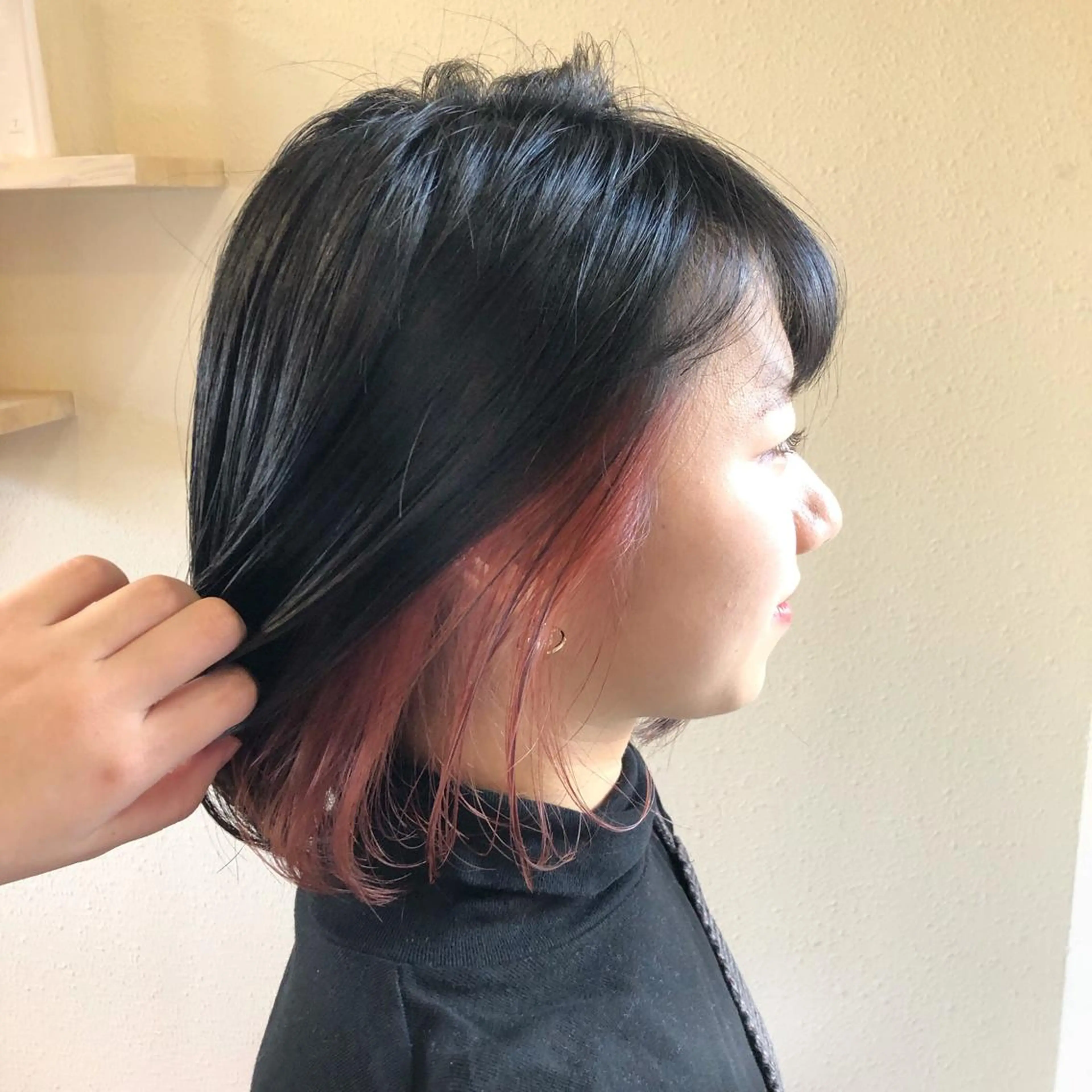 セミロング カラー インナーカラー 中川 茜里のヘアスタイル