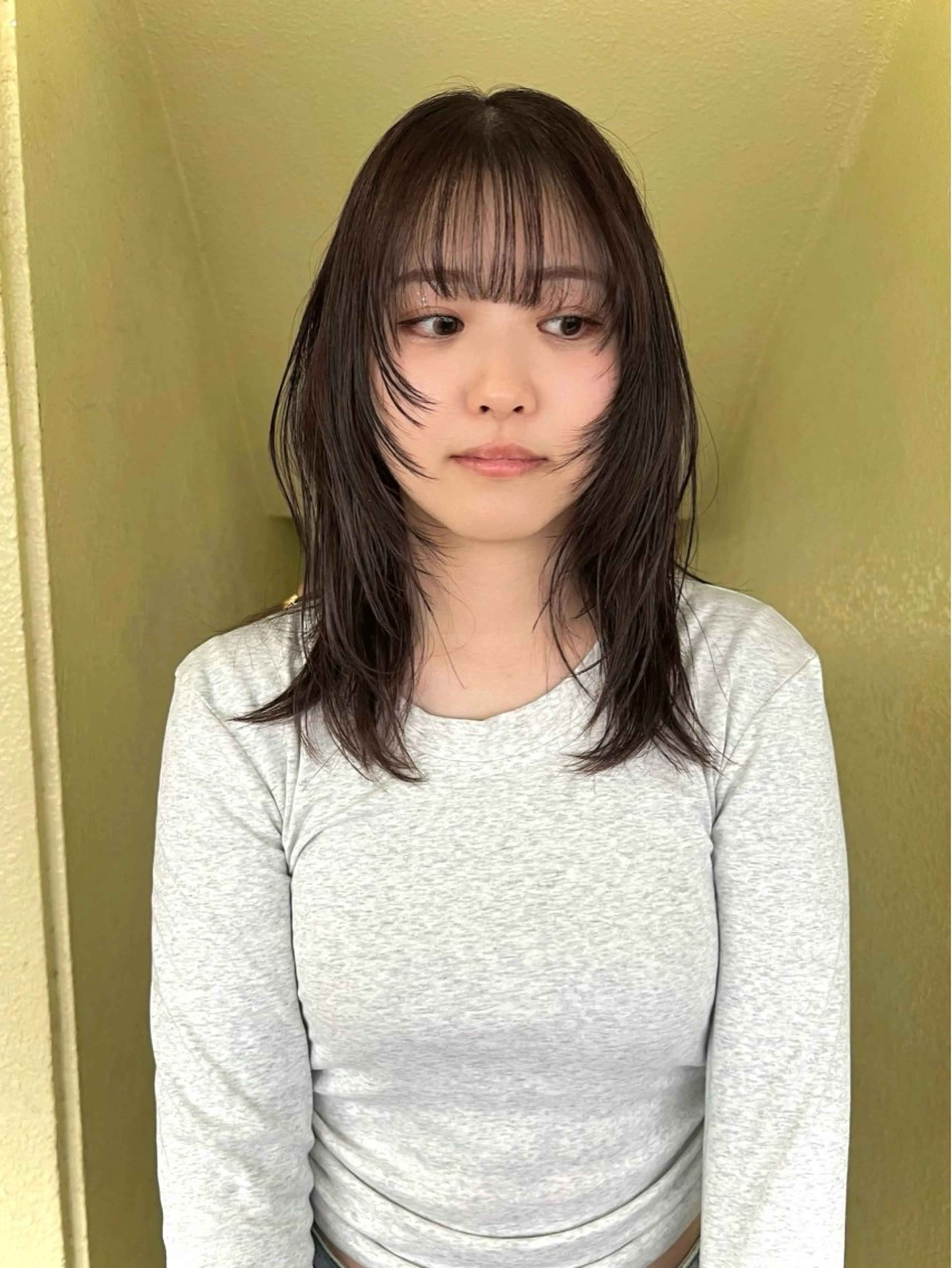 セミロング ハッシュカット カット ヘアカラー トリートメント 似合わせレイヤー ＆透明感カラーのヘアスタイル