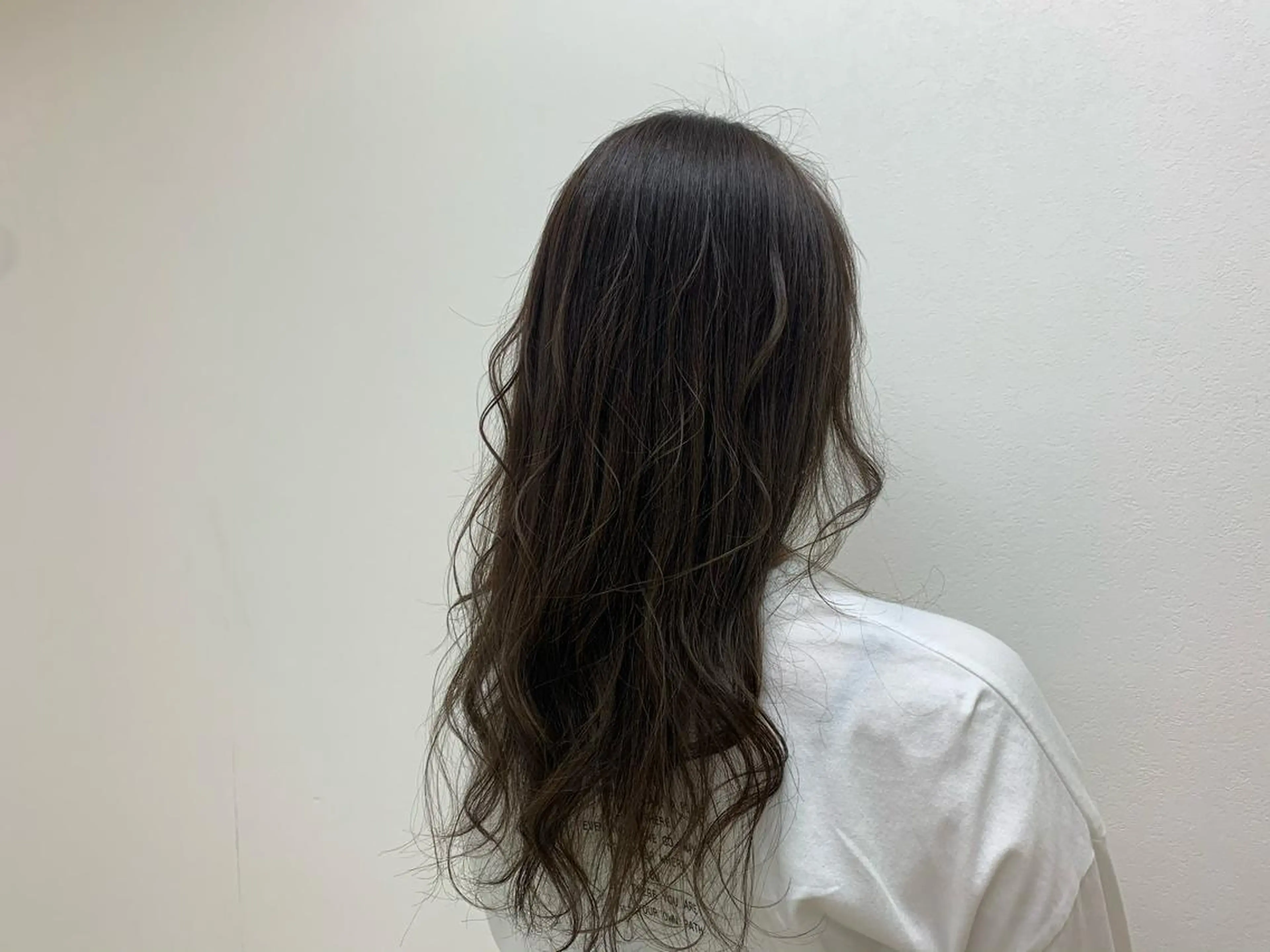 セミロング カラー 遊佐 瑞紀のヘアスタイル