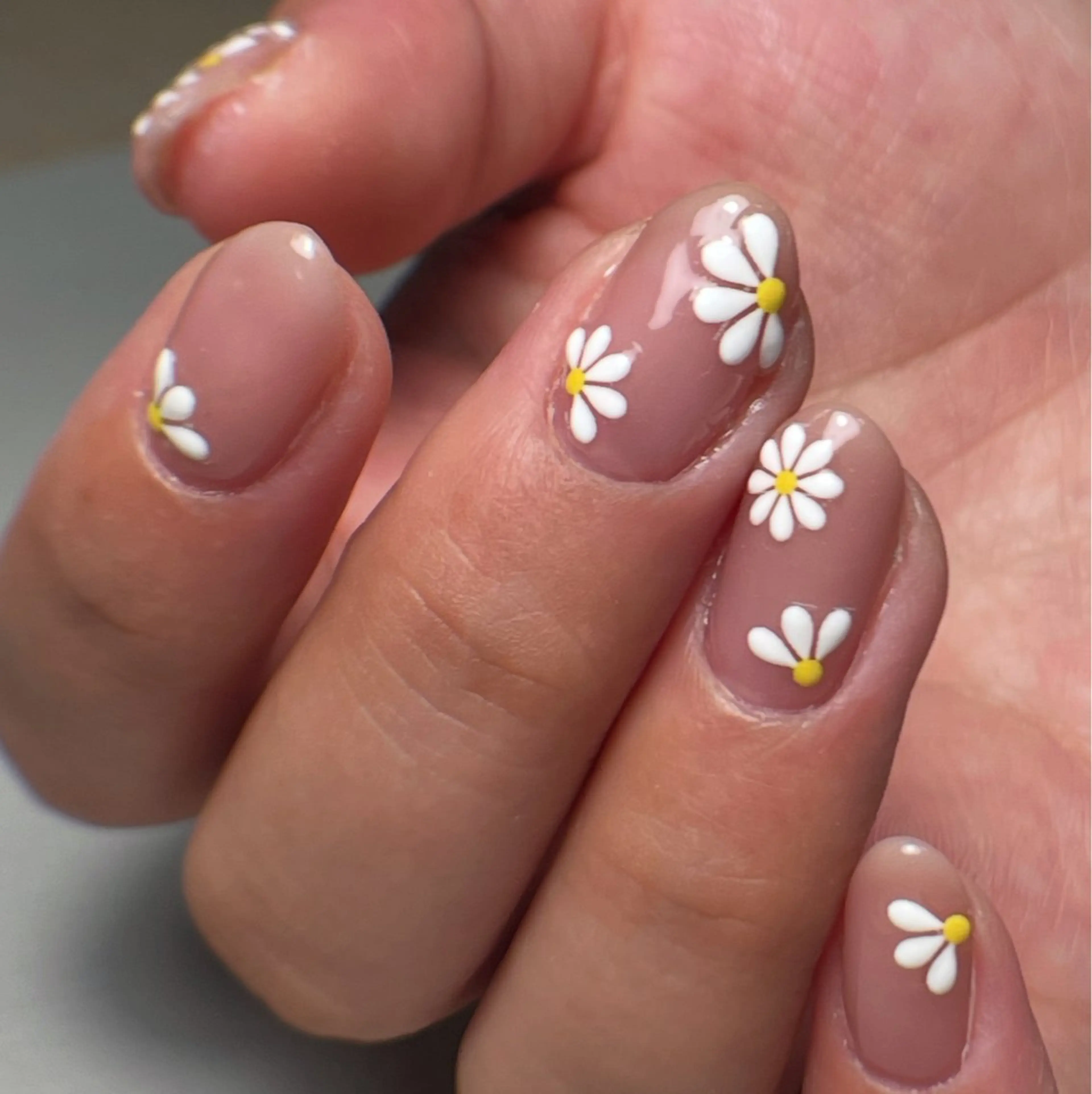 ネイル ヒグチ ユリエのネイルデザイン