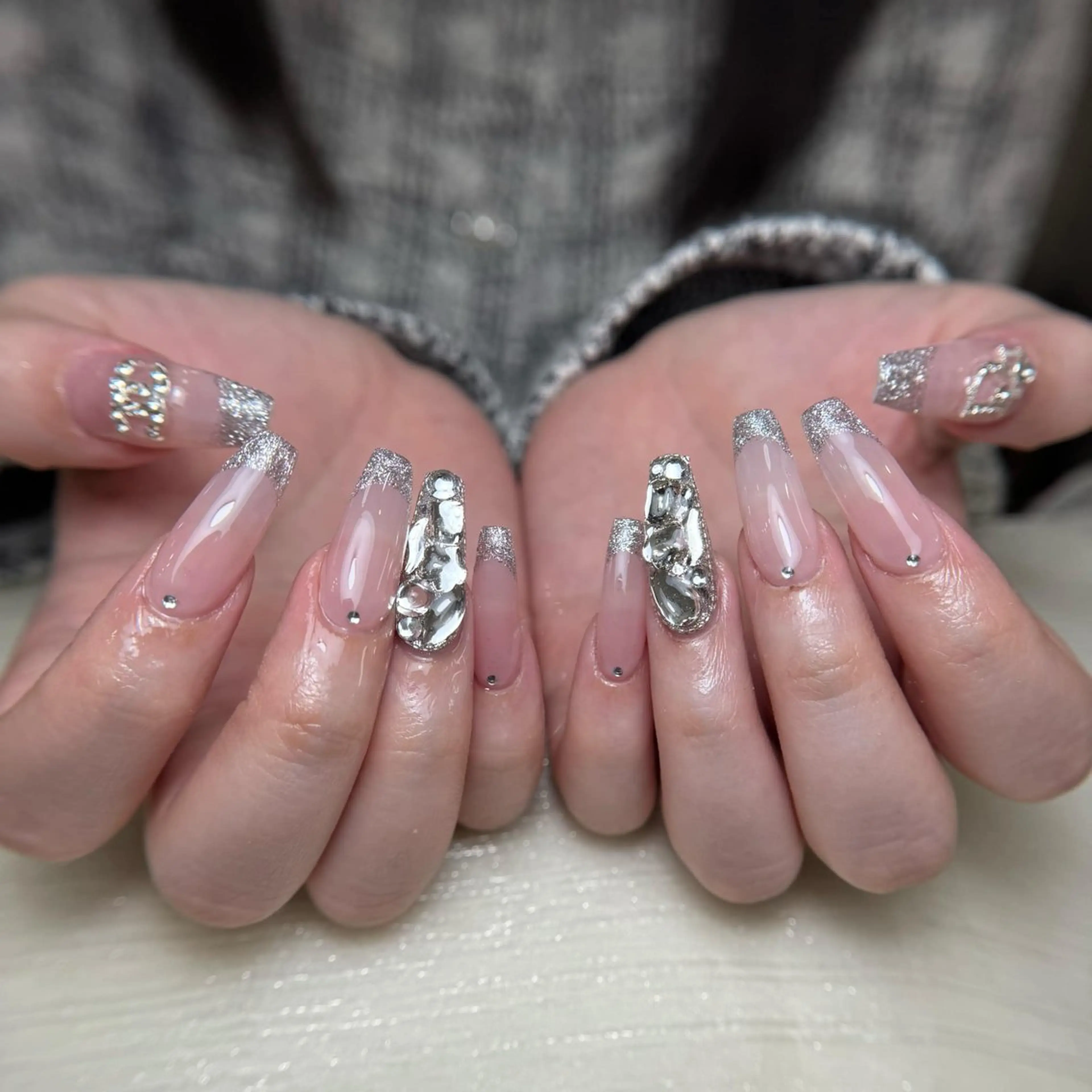 ネイル アートネイル オーロラネイル フラッシュネイル フットネイル フレンチネイル ハンドネイル Anmi Nailのネイルデザイン