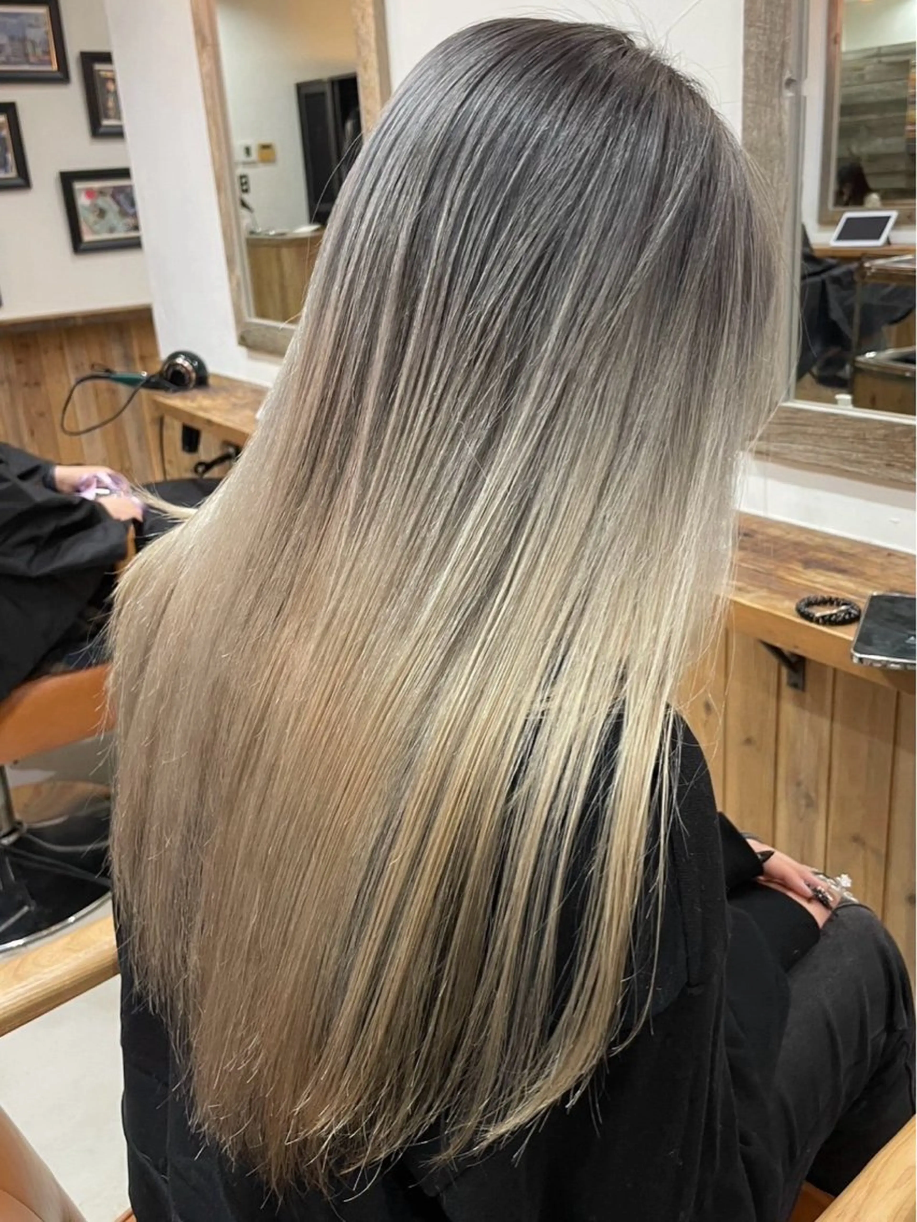 ロング カラー バレイヤージュ ハイトーンカラー レイヤーカット カット ヘアカラー Wカラーレイヤーカ ット⚡️CHIAKIのヘアスタイル