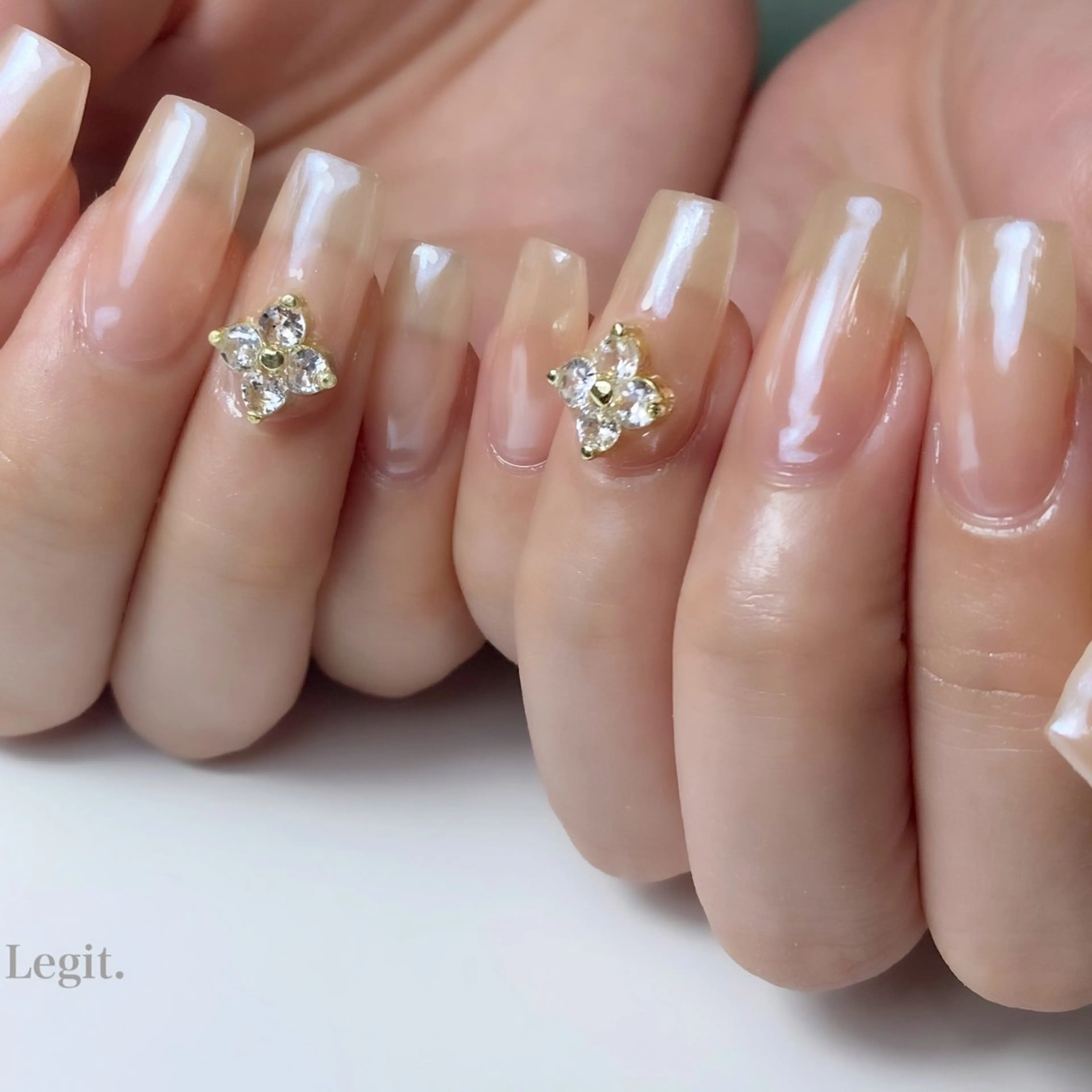 ネイル ミラーネイル Legit nail salonのネイルデザイン