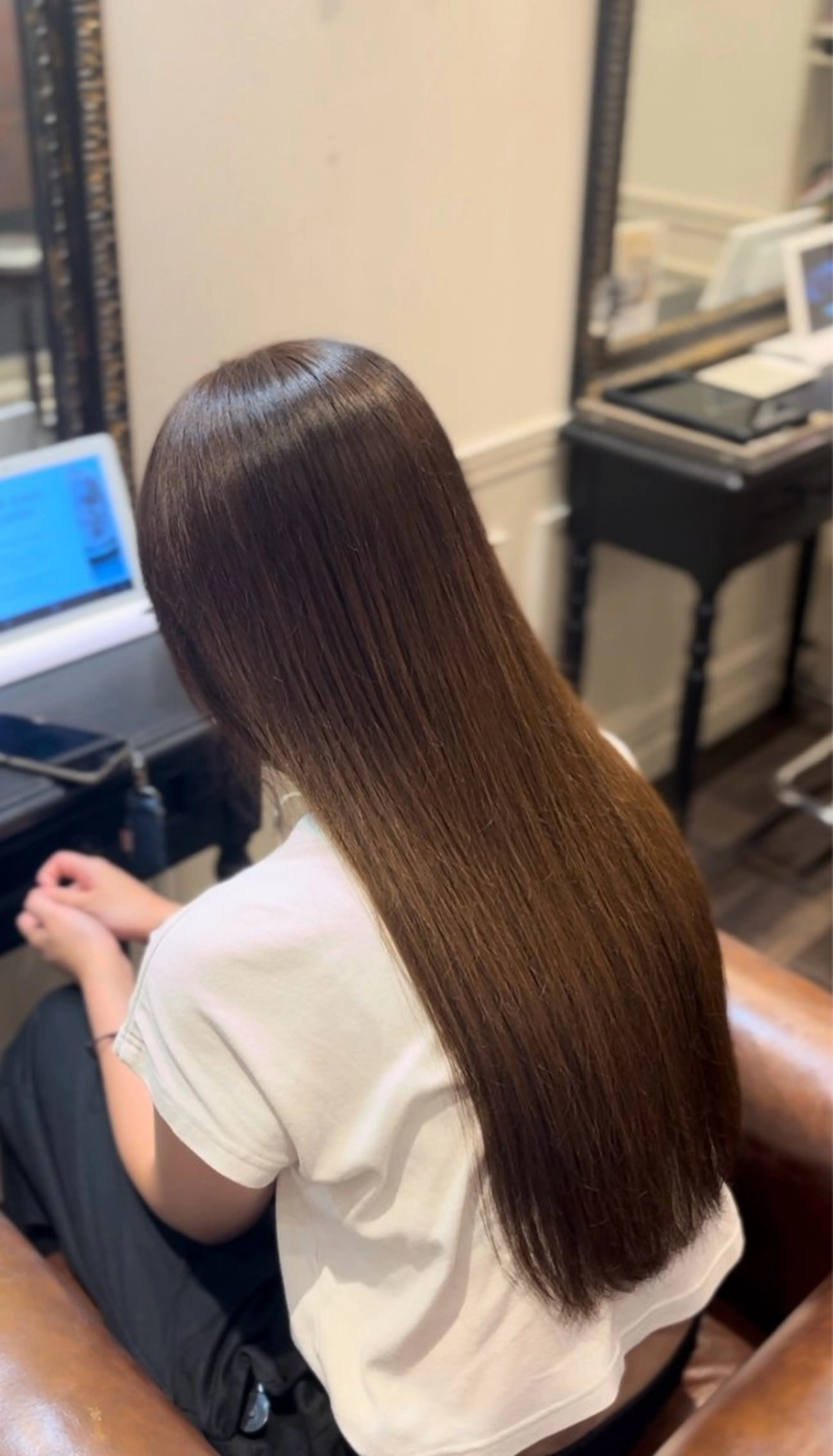 カラー オガワ アヤナのヘアスタイル